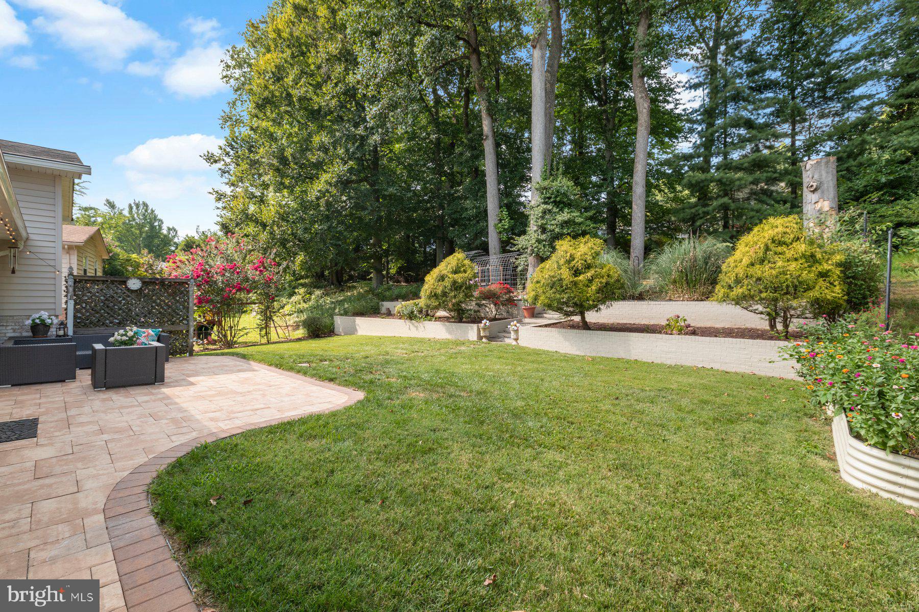 MANOR WOODS - Residential