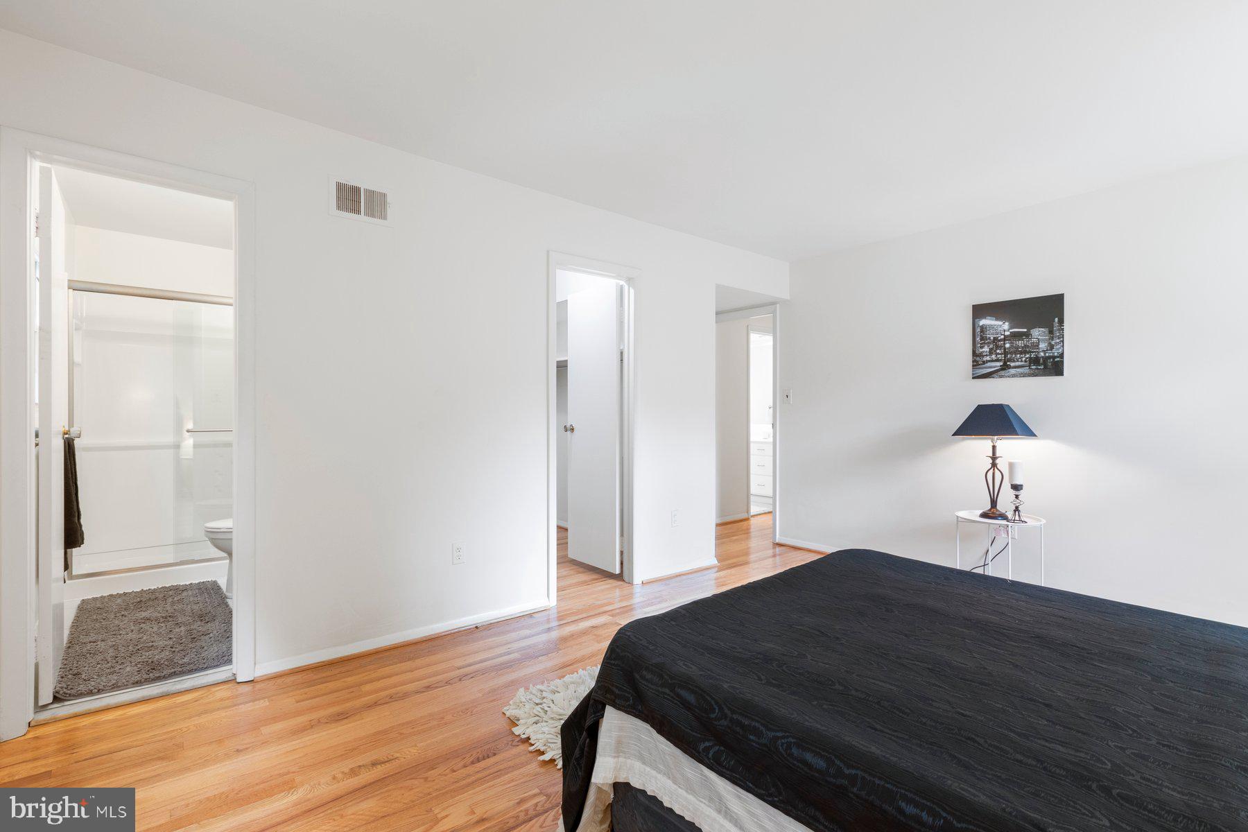 MANOR WOODS - Residential