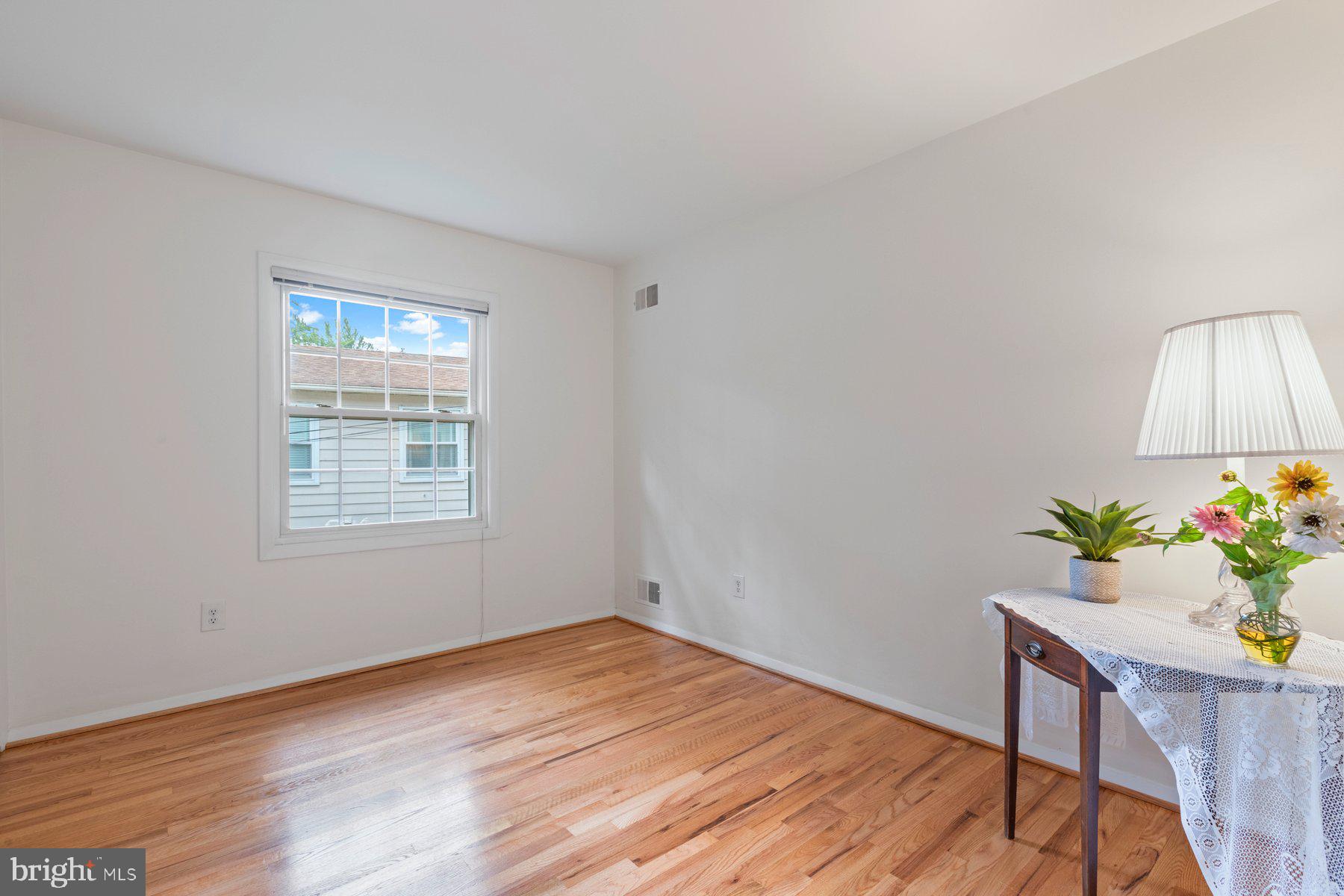 MANOR WOODS - Residential