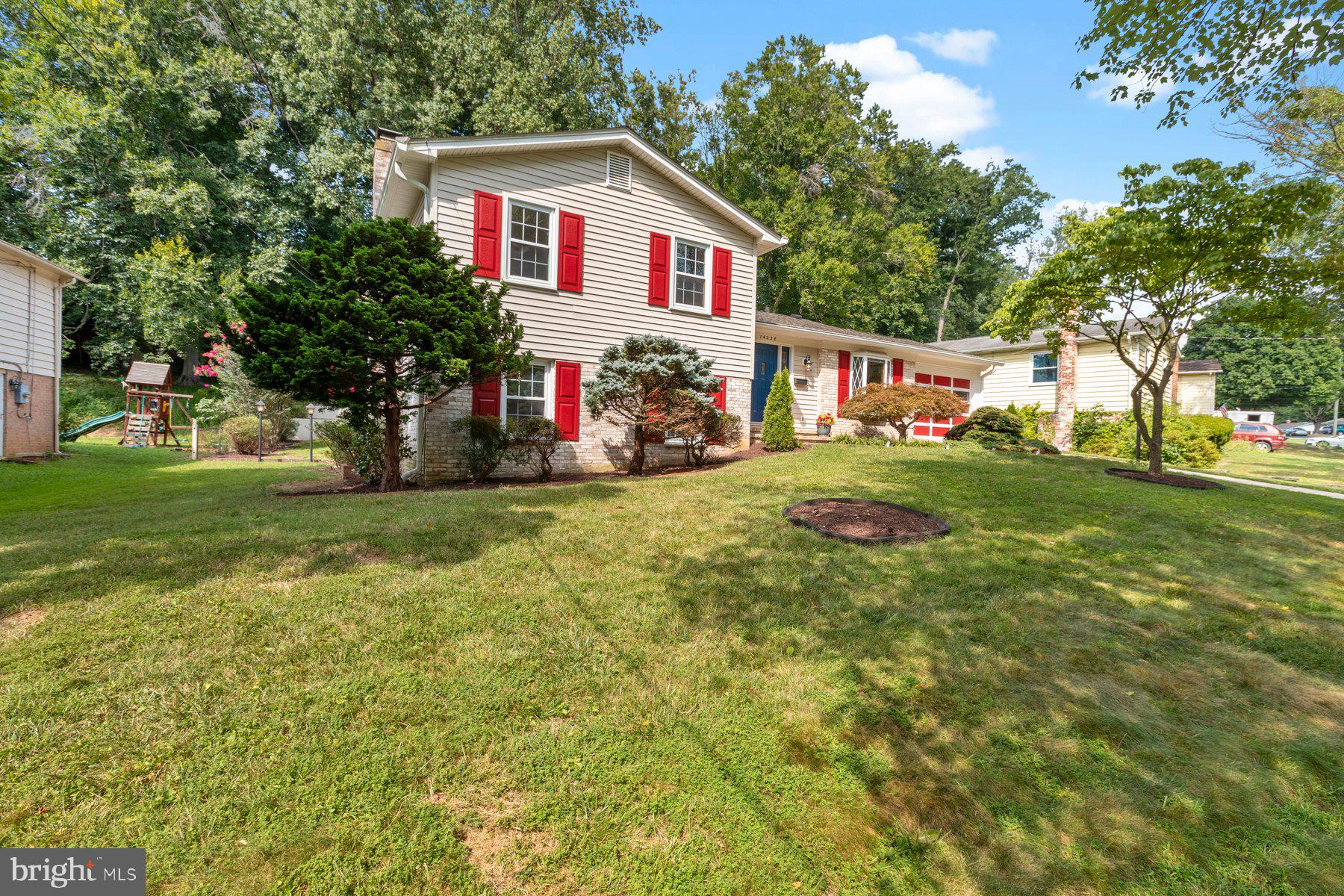 MANOR WOODS - Residential