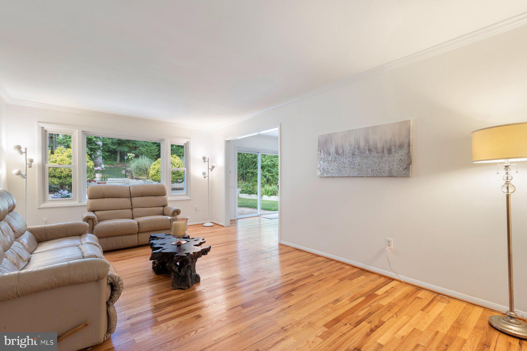 MANOR WOODS - Residential