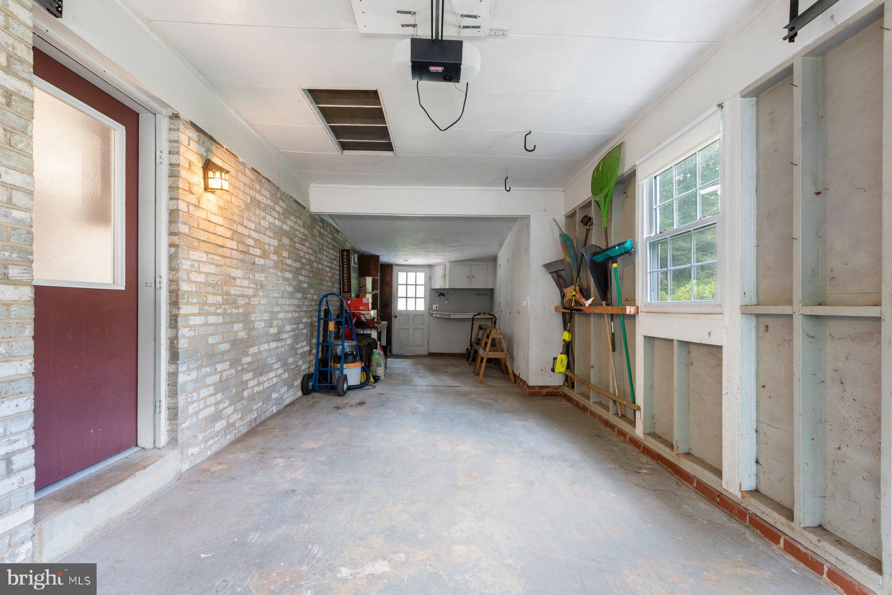 MANOR WOODS - Residential