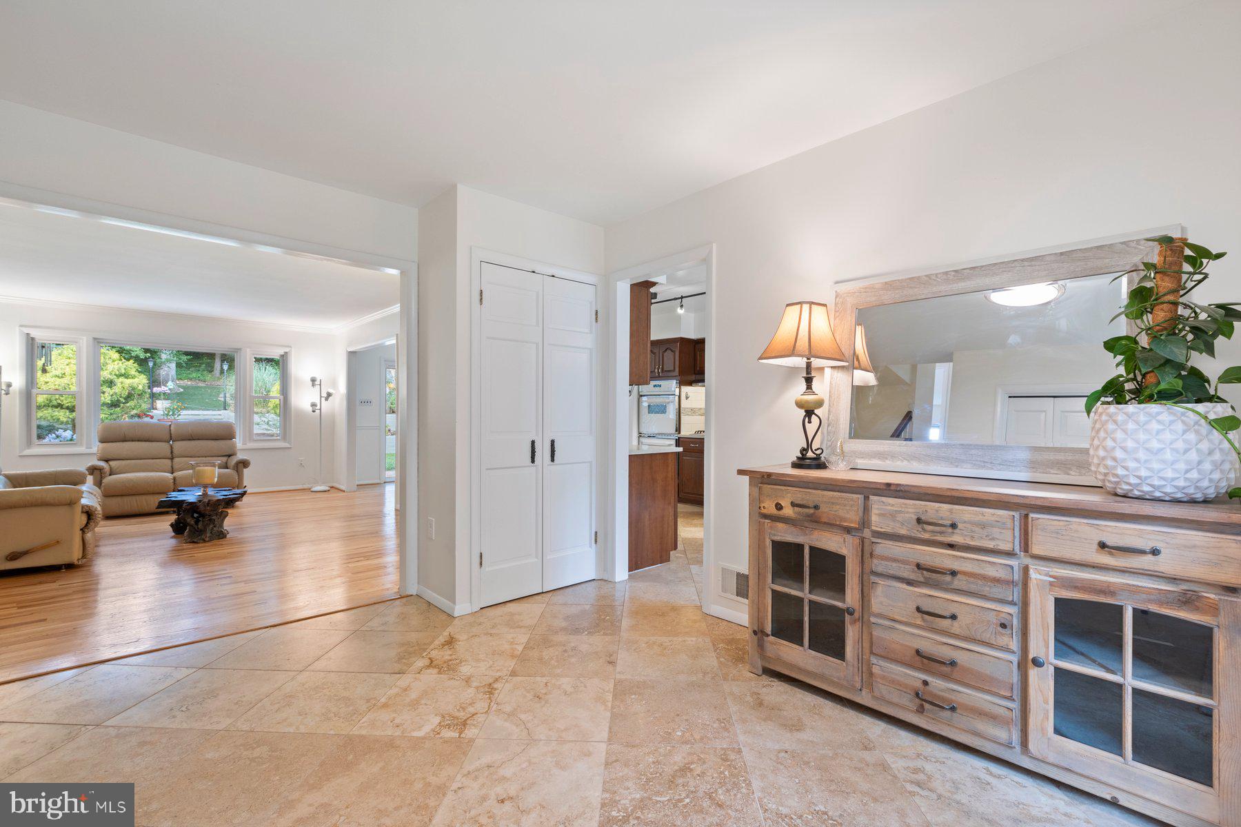 MANOR WOODS - Residential