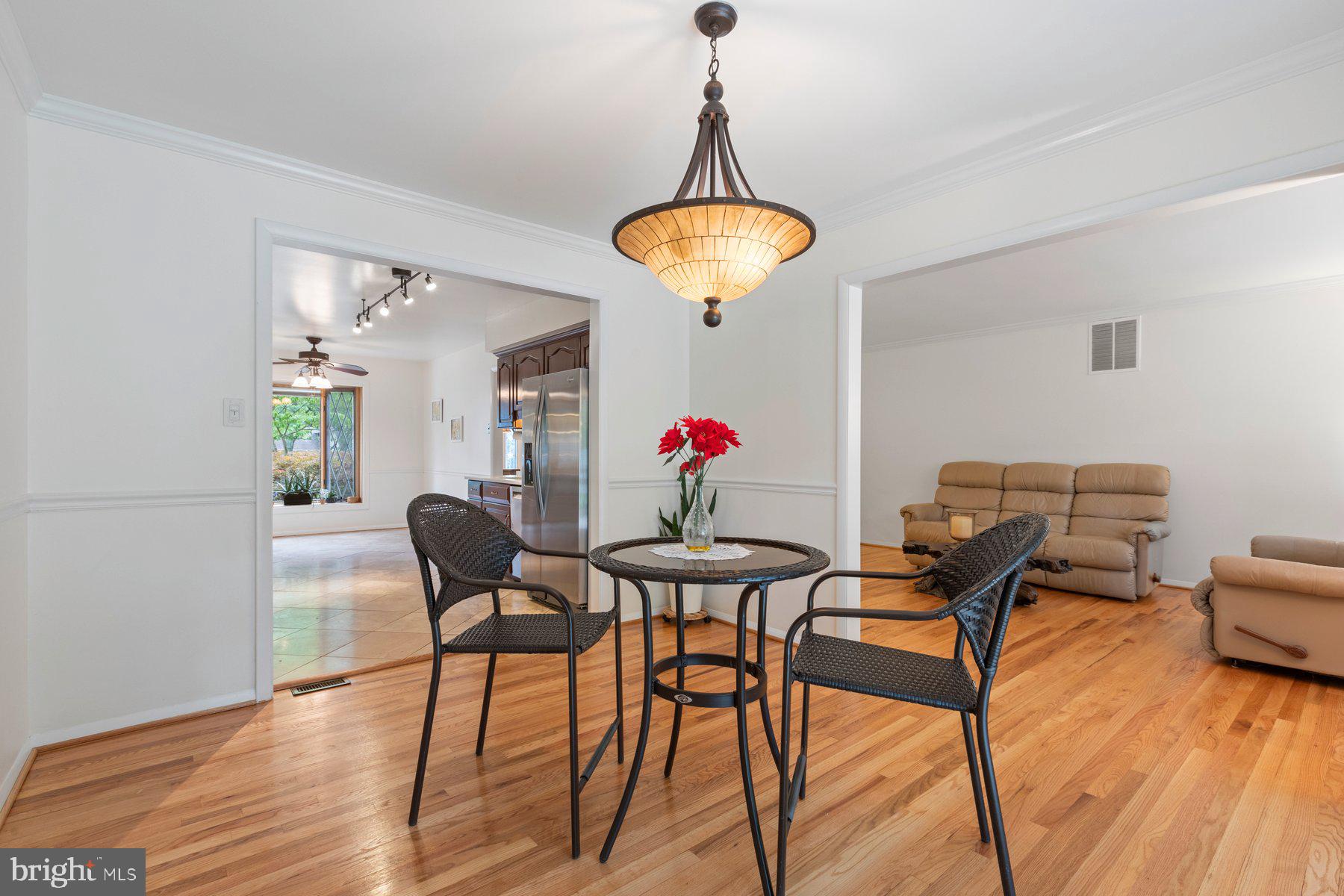 MANOR WOODS - Residential