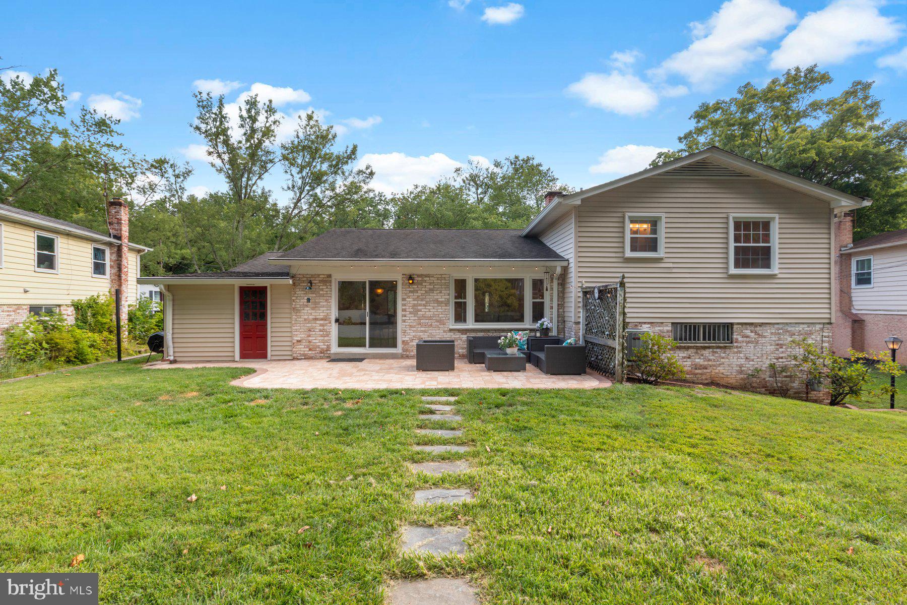 MANOR WOODS - Residential