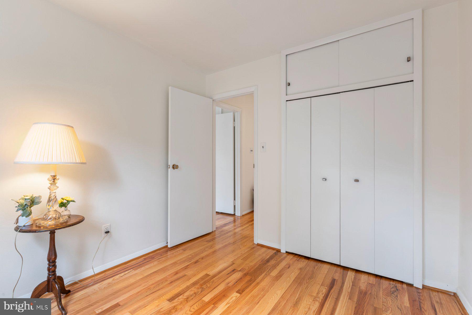 MANOR WOODS - Residential