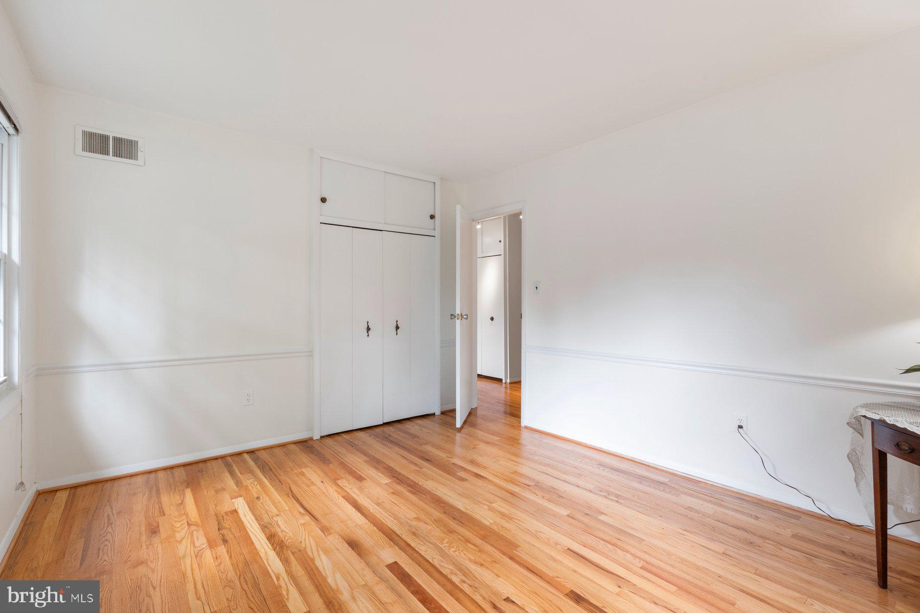 MANOR WOODS - Residential