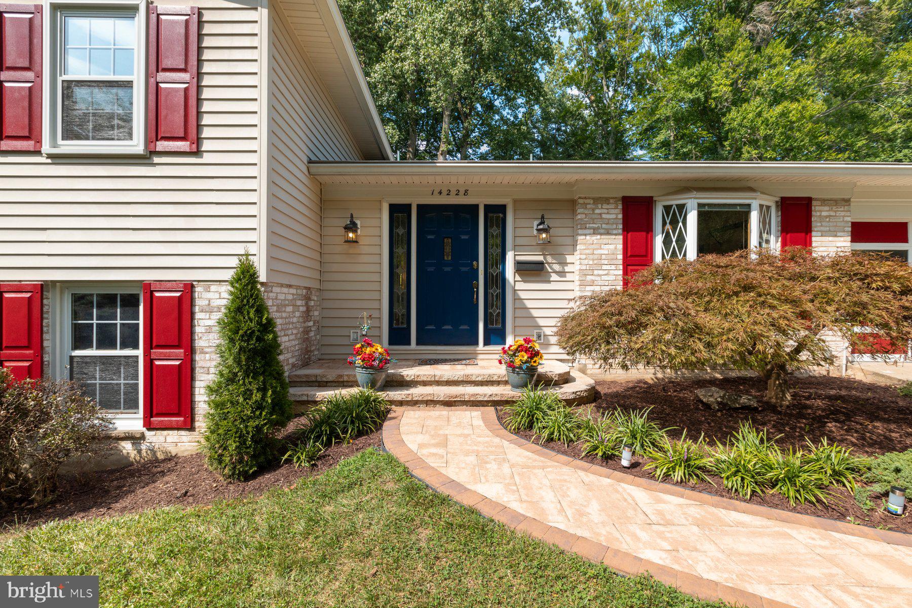 MANOR WOODS - Residential