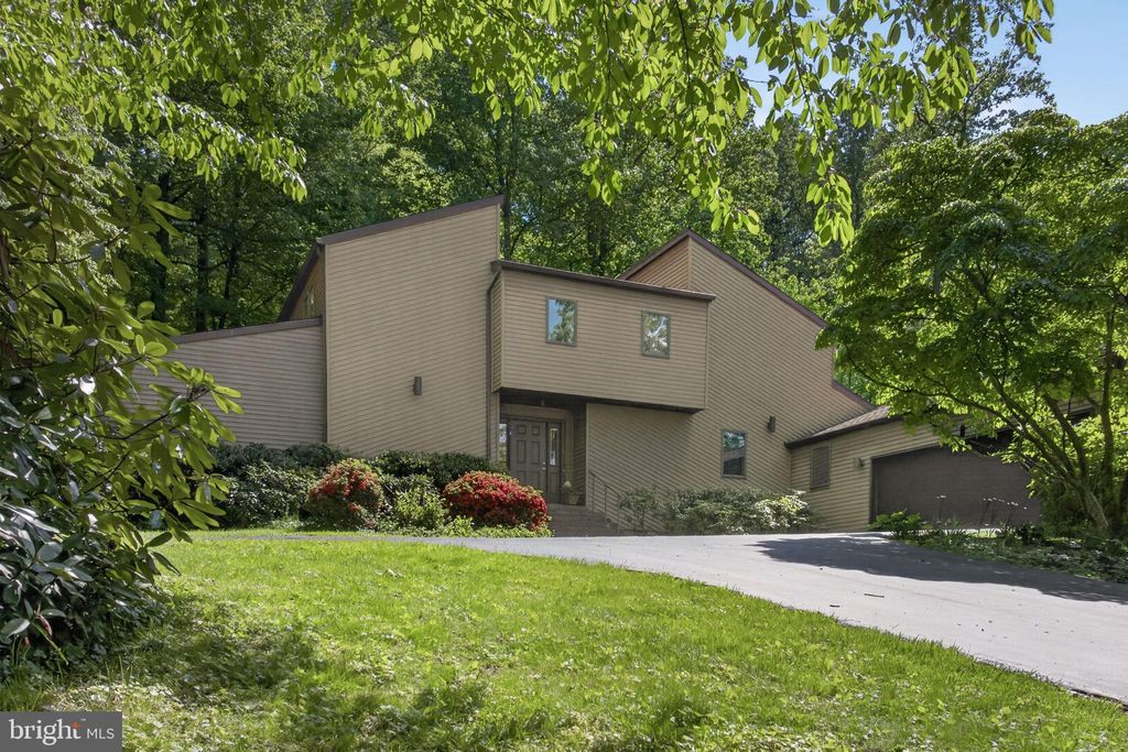 Photo of 2624 Spring Valley Road, LANCASTER, PA 17601 (MLS # PALA2085806)