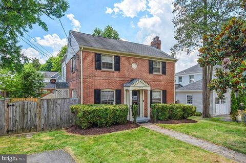 Photo of 4104 Knowles Avenue, Kensington, MD 20895 (MLS # MDMC2136184) Photo of 4104 Knowles Avenue, Kensington, MD 20895 (MLS # MDMC2136184)