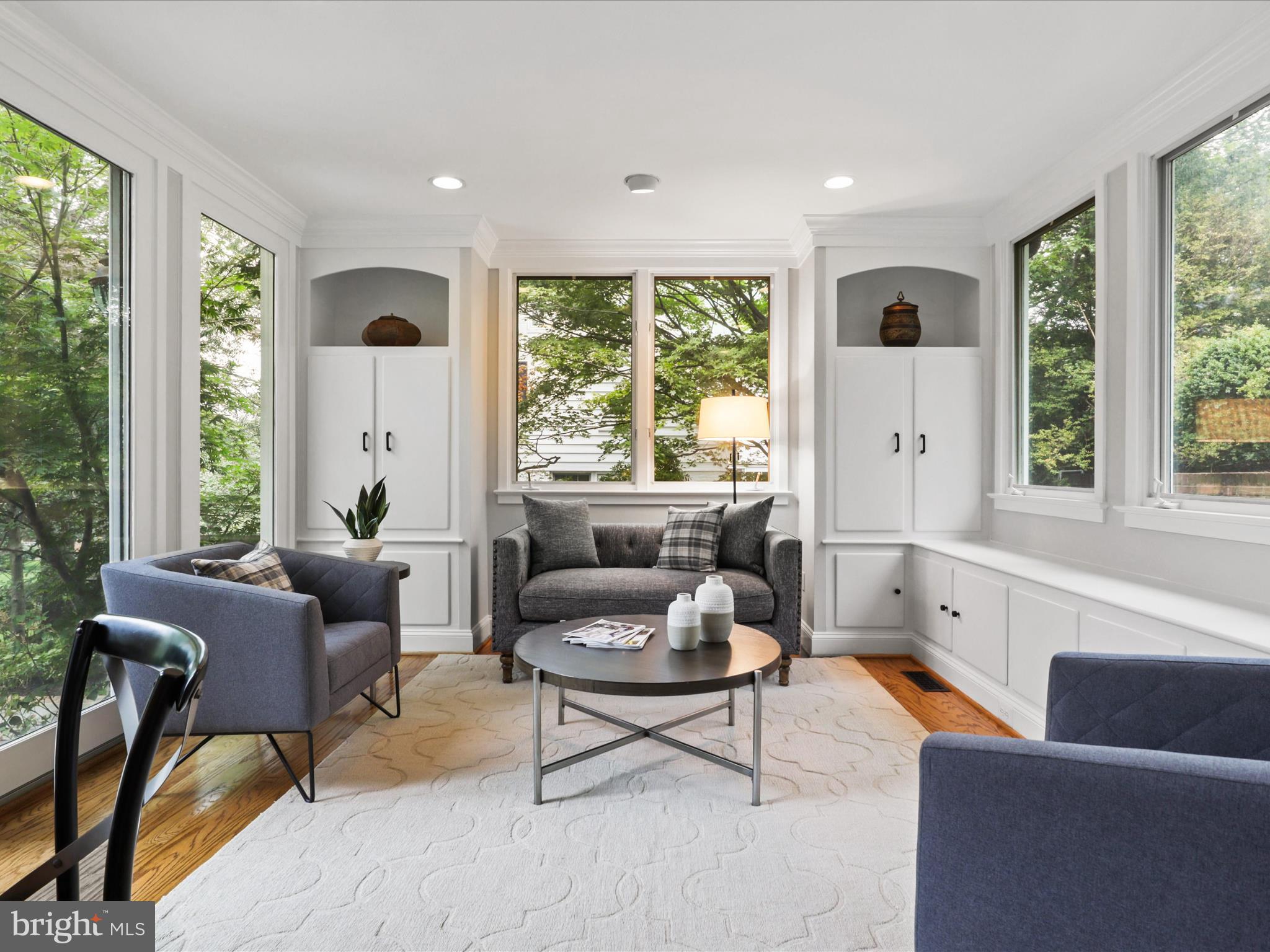 COUNTRY CLUB HILLS - Residential