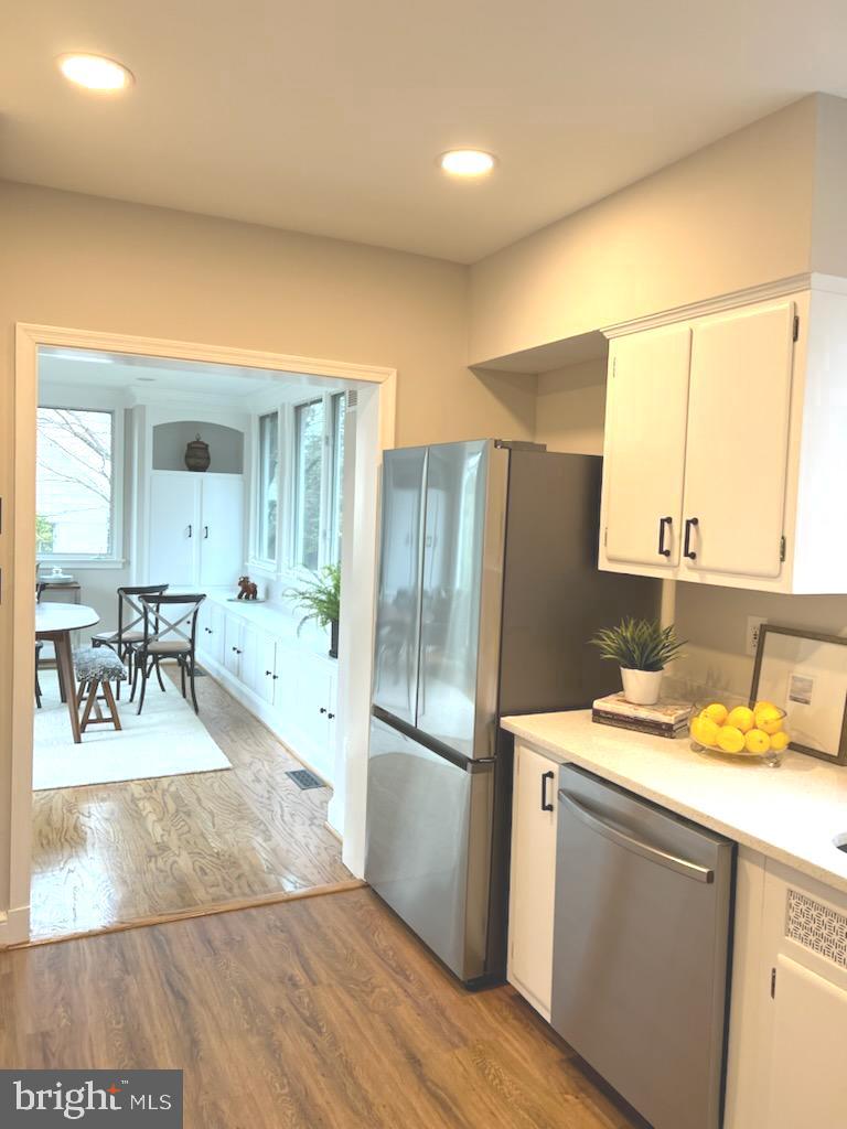 COUNTRY CLUB HILLS - Residential