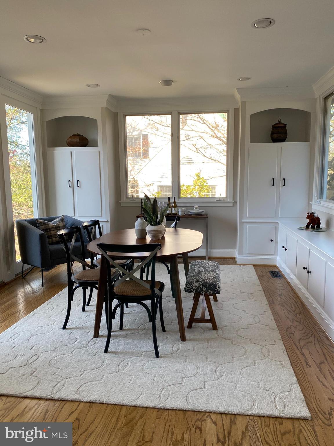 COUNTRY CLUB HILLS - Residential