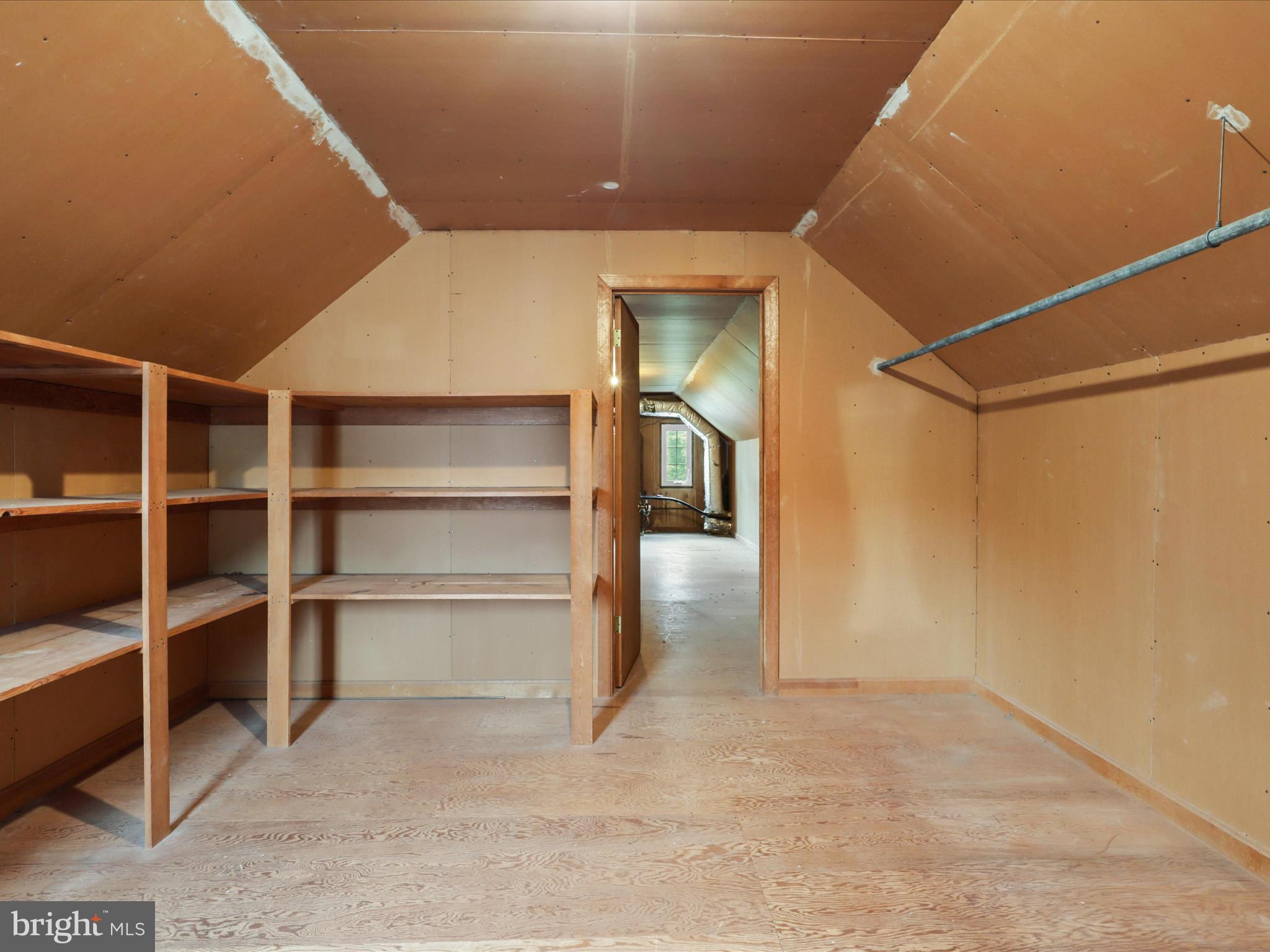 COUNTRY CLUB HILLS - Residential