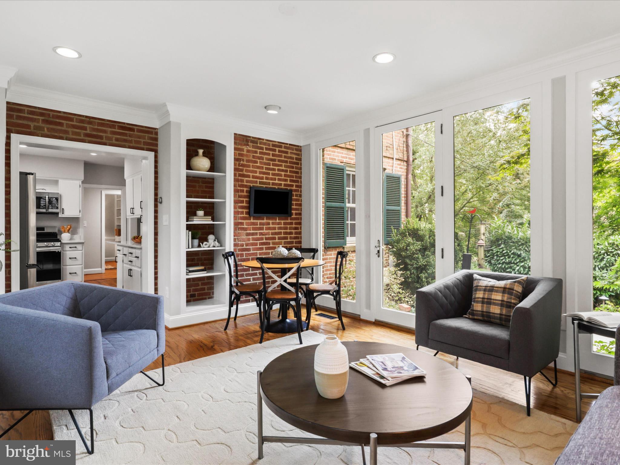 COUNTRY CLUB HILLS - Residential