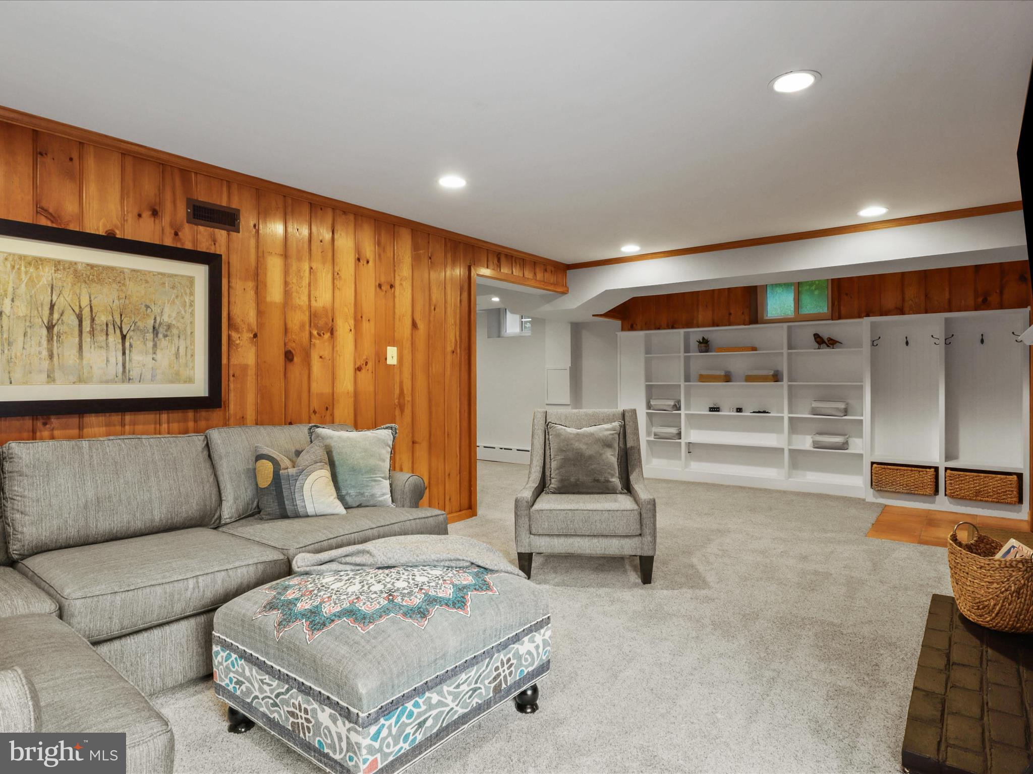 COUNTRY CLUB HILLS - Residential