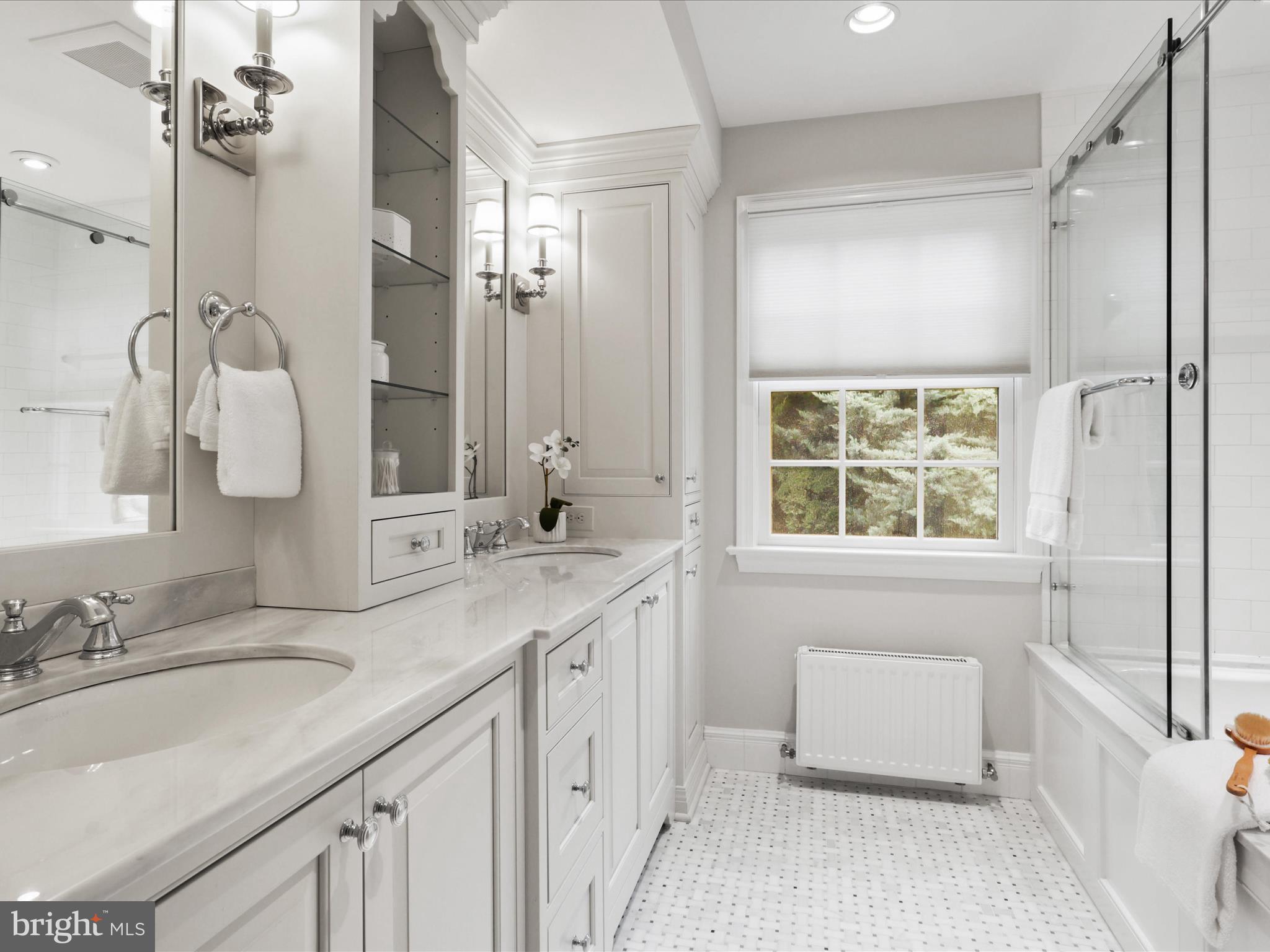 COUNTRY CLUB HILLS - Residential