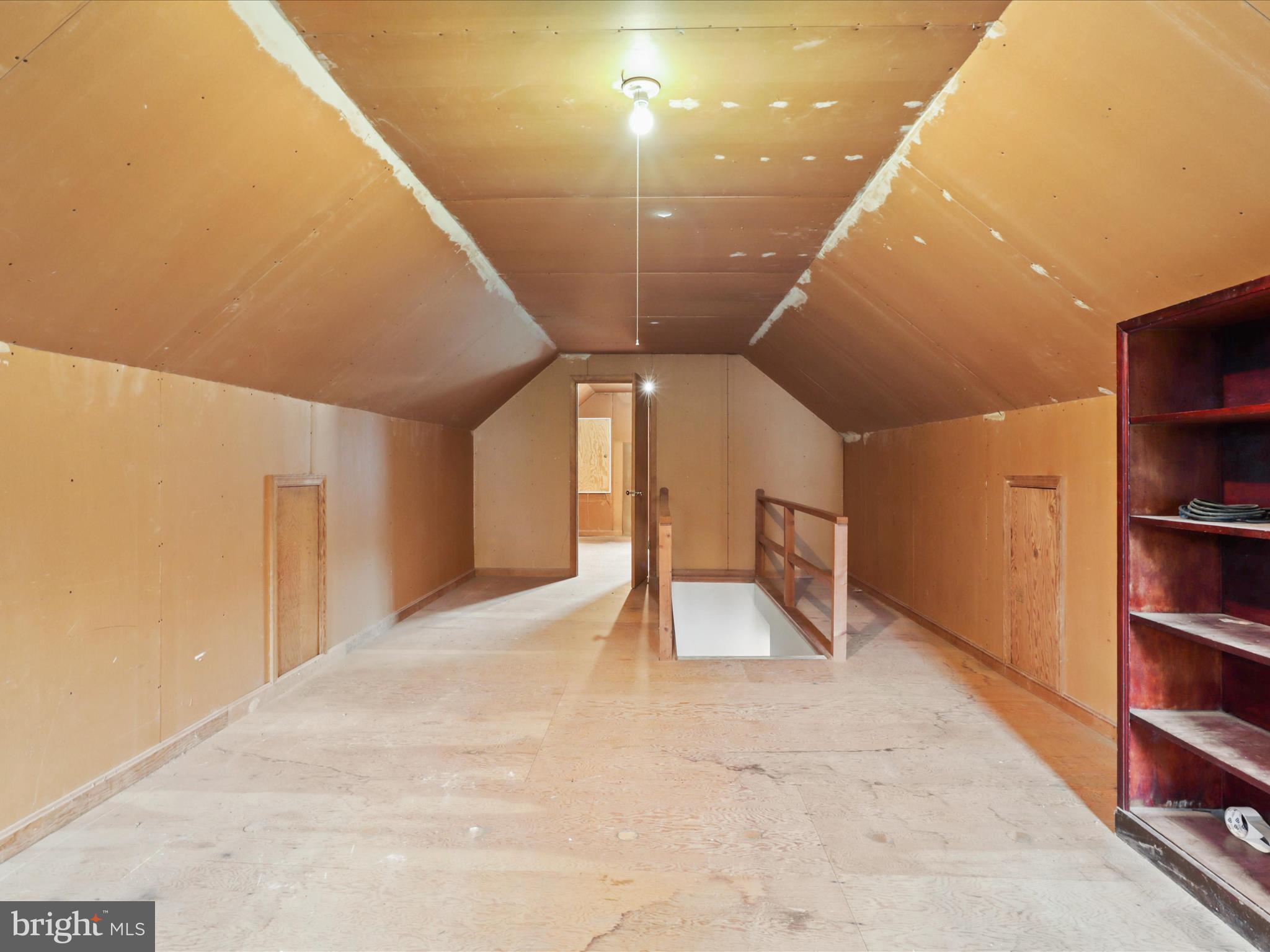 COUNTRY CLUB HILLS - Residential