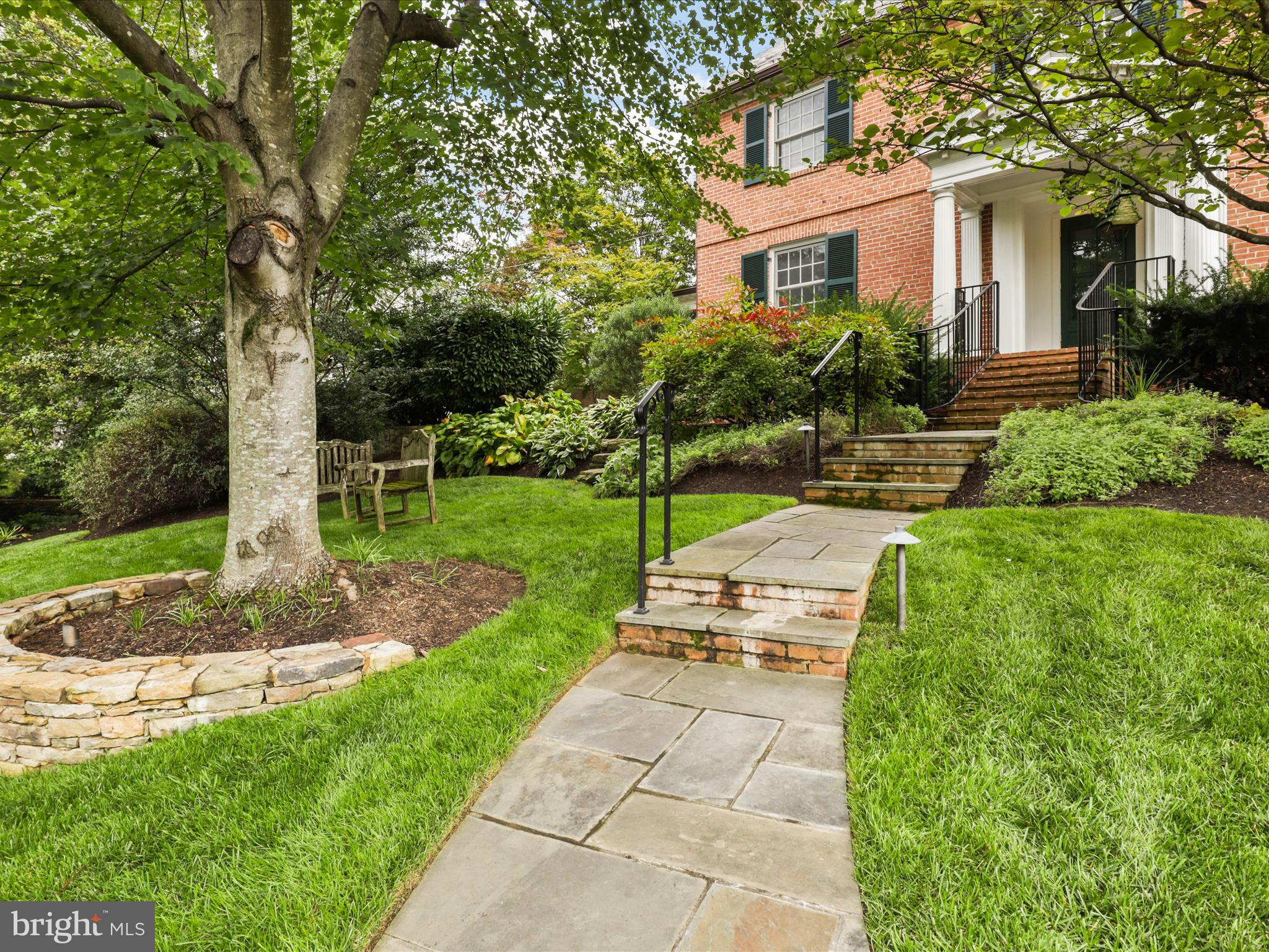 COUNTRY CLUB HILLS - Residential