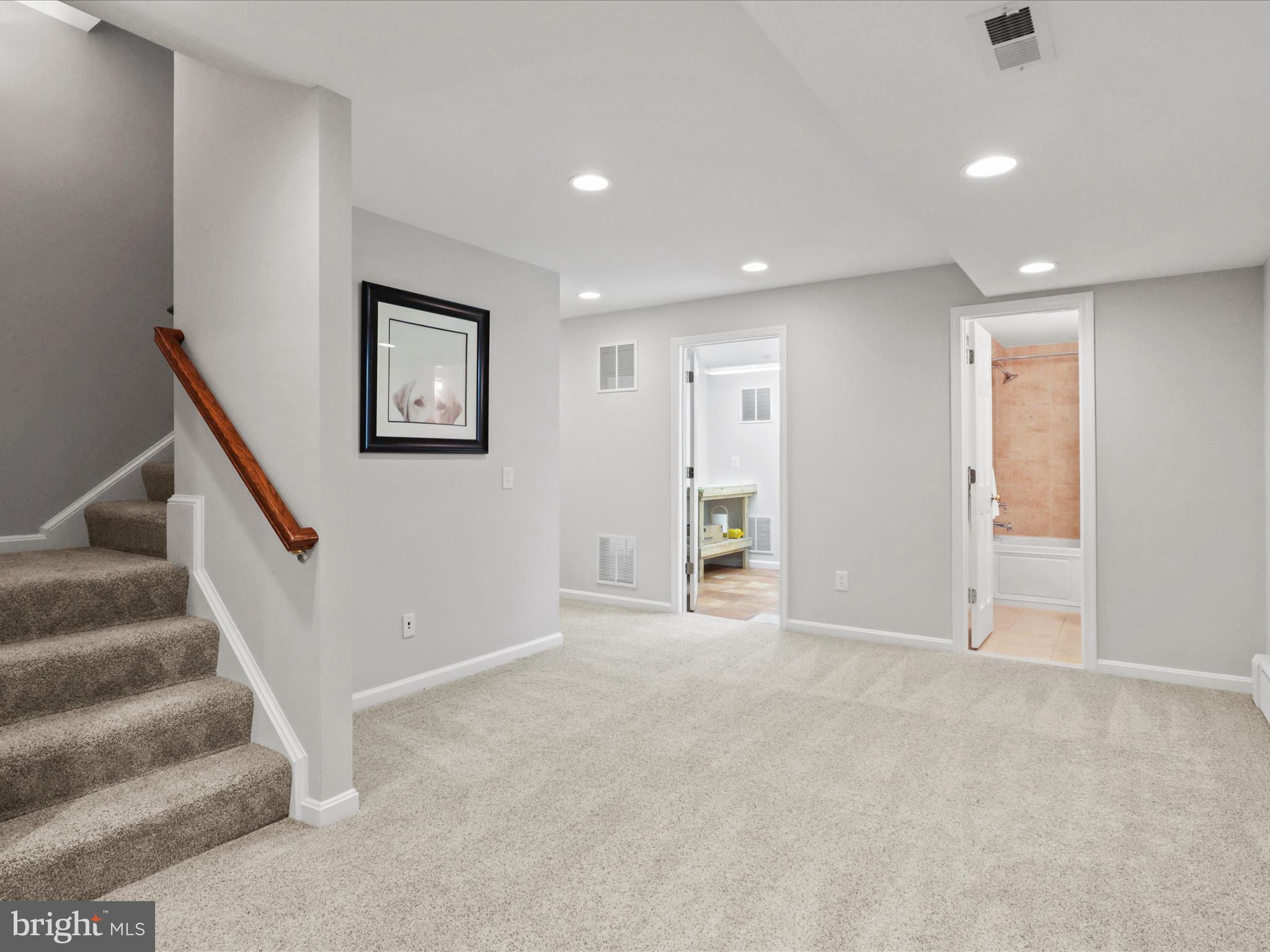 COUNTRY CLUB HILLS - Residential