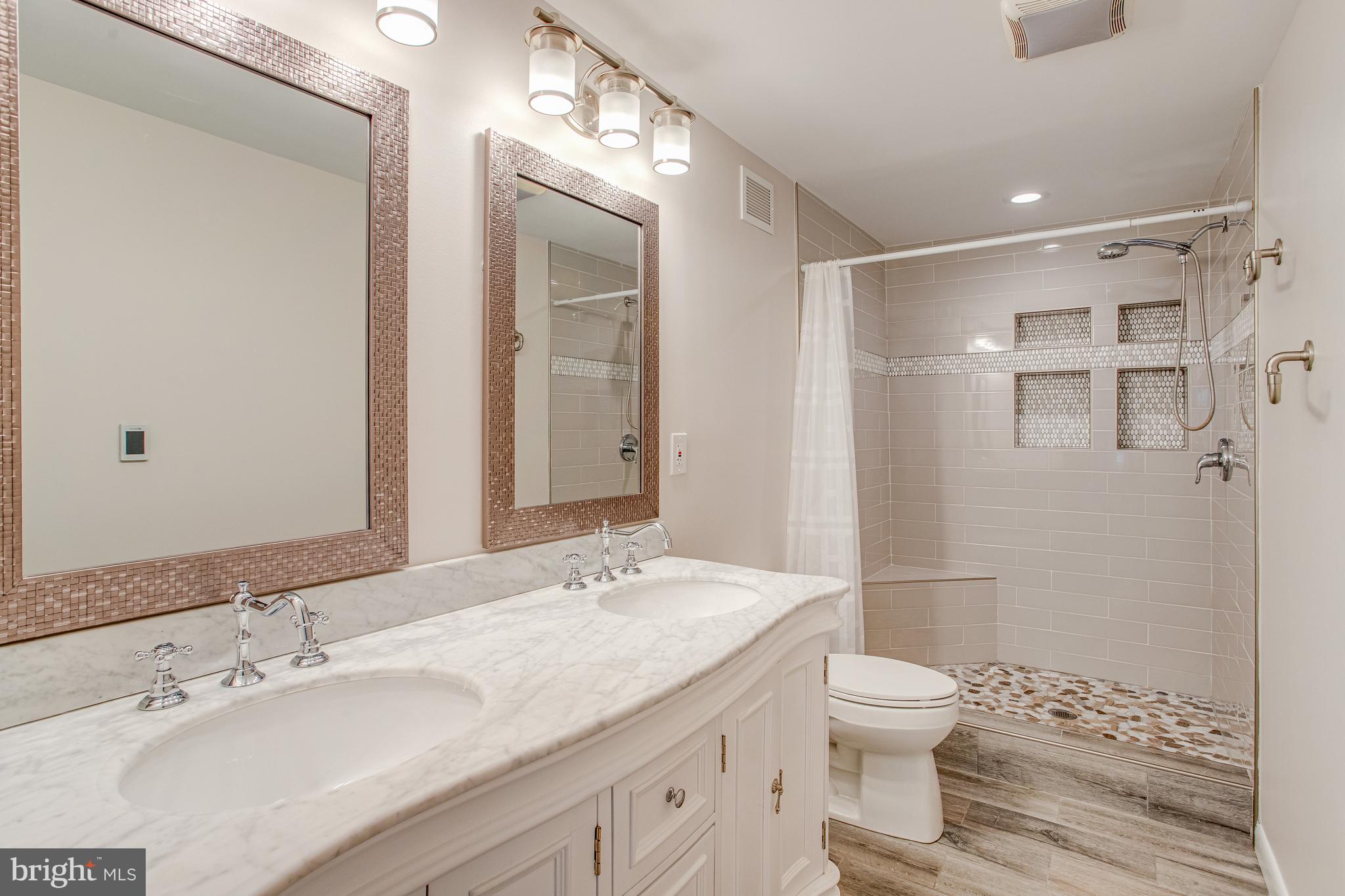 LAKE RIDGE - Residential Lease