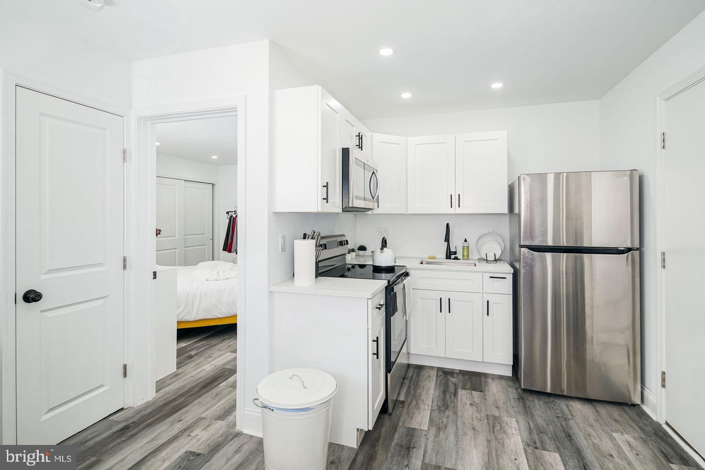 LOWER MOYAMENSING - Commercial Sale