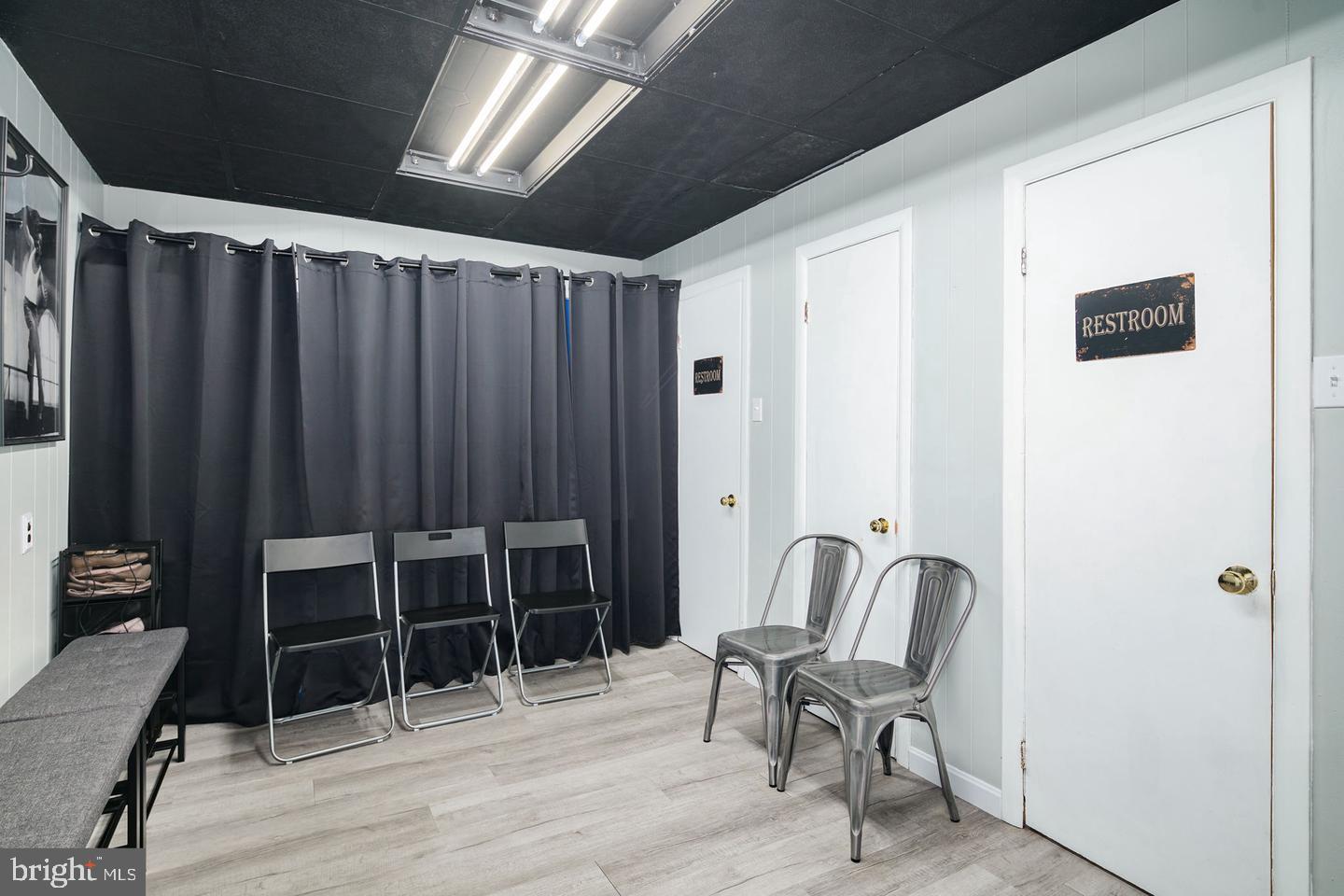 LOWER MOYAMENSING - Commercial Sale