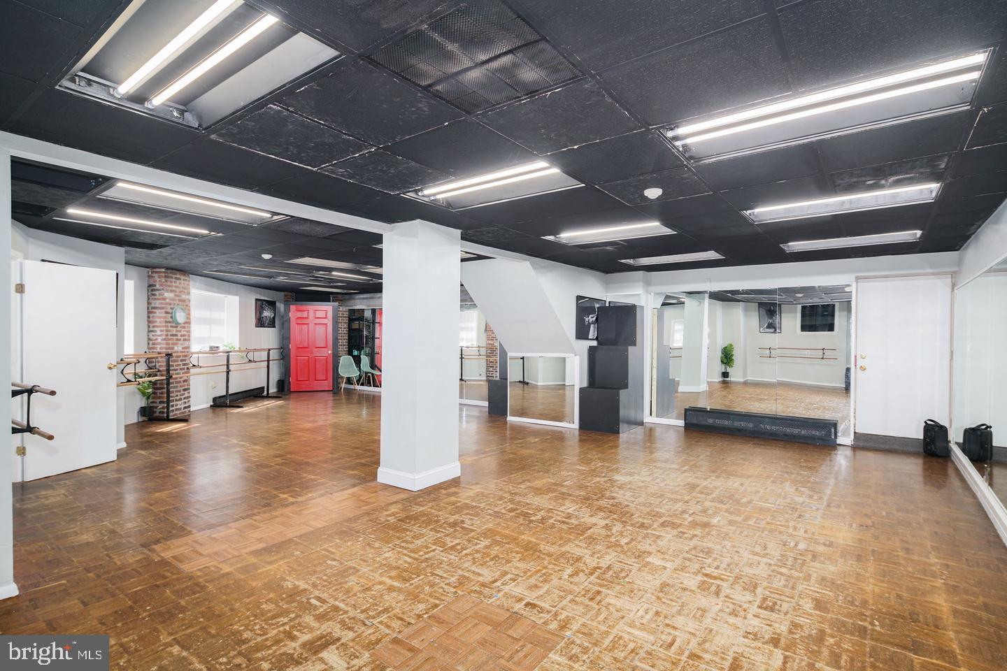 LOWER MOYAMENSING - Commercial Sale