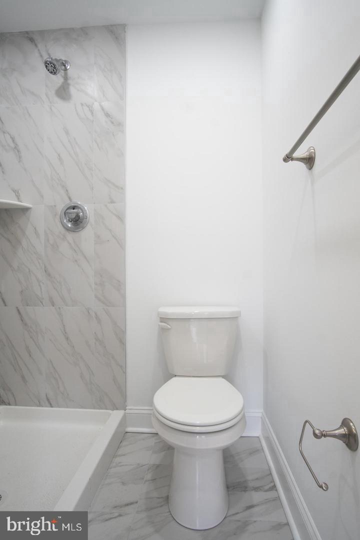 LOWER MOYAMENSING - Commercial Sale