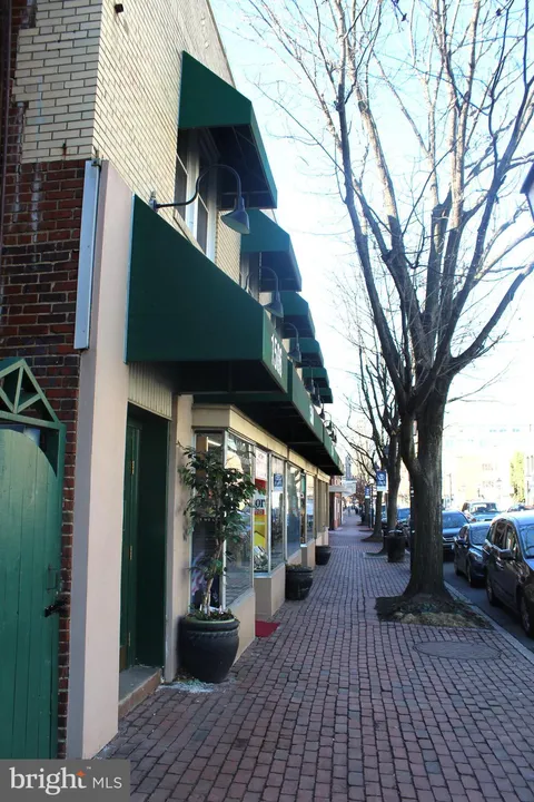 1506 King Street Unit 2, Alexandria, VA MLS: VAAX2053768