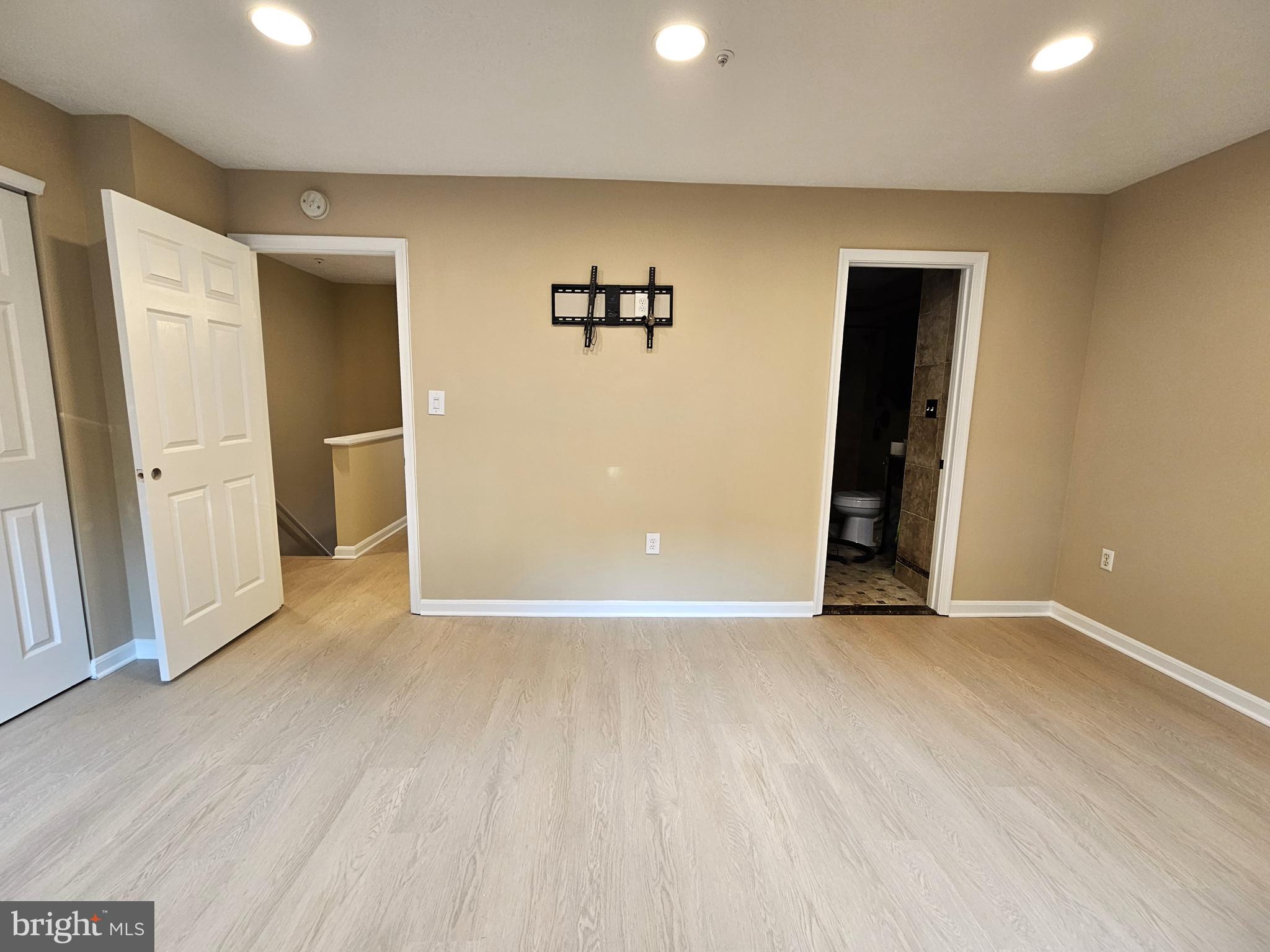 SNOWDEN RIDGE - Residential Lease