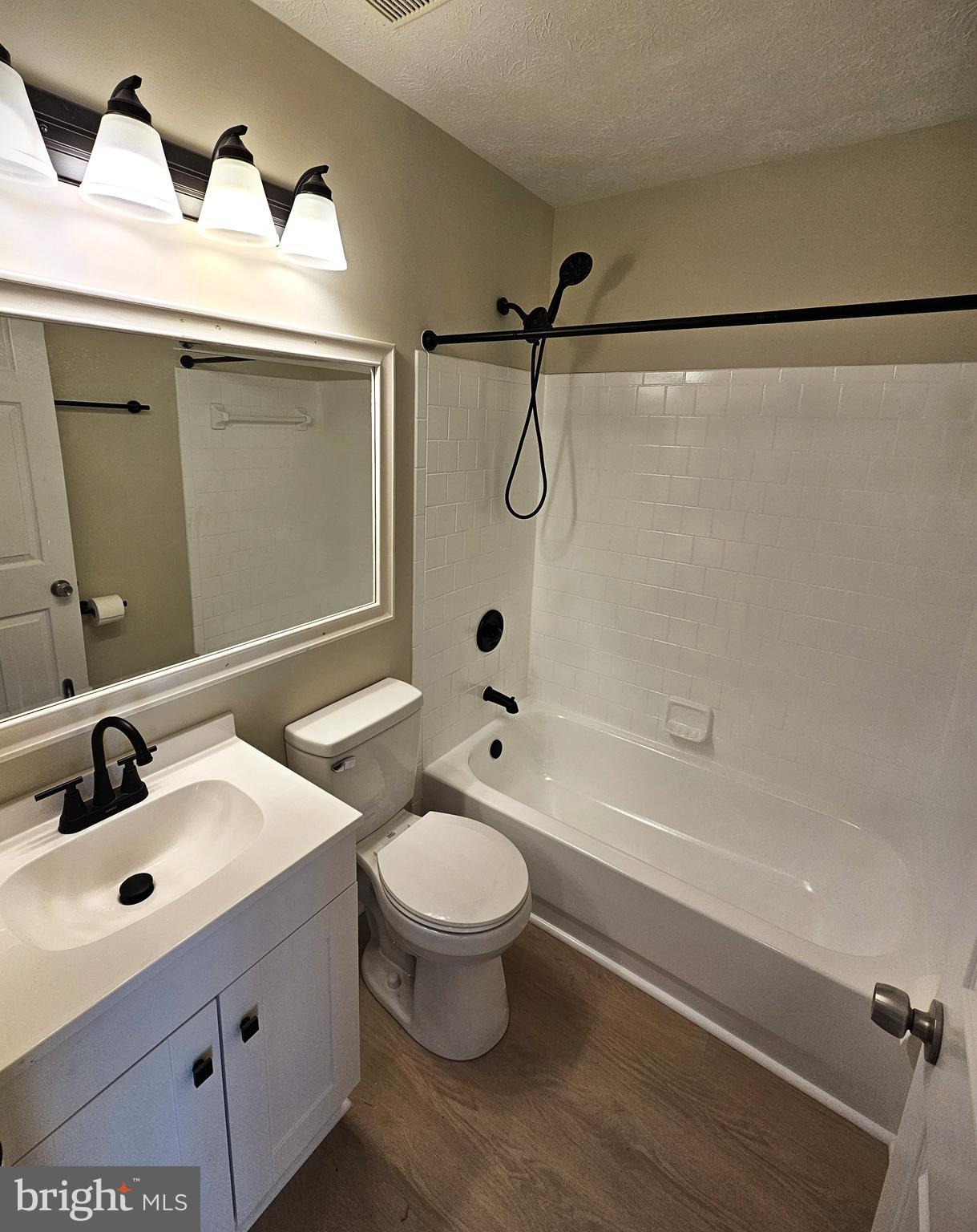 SNOWDEN RIDGE - Residential Lease