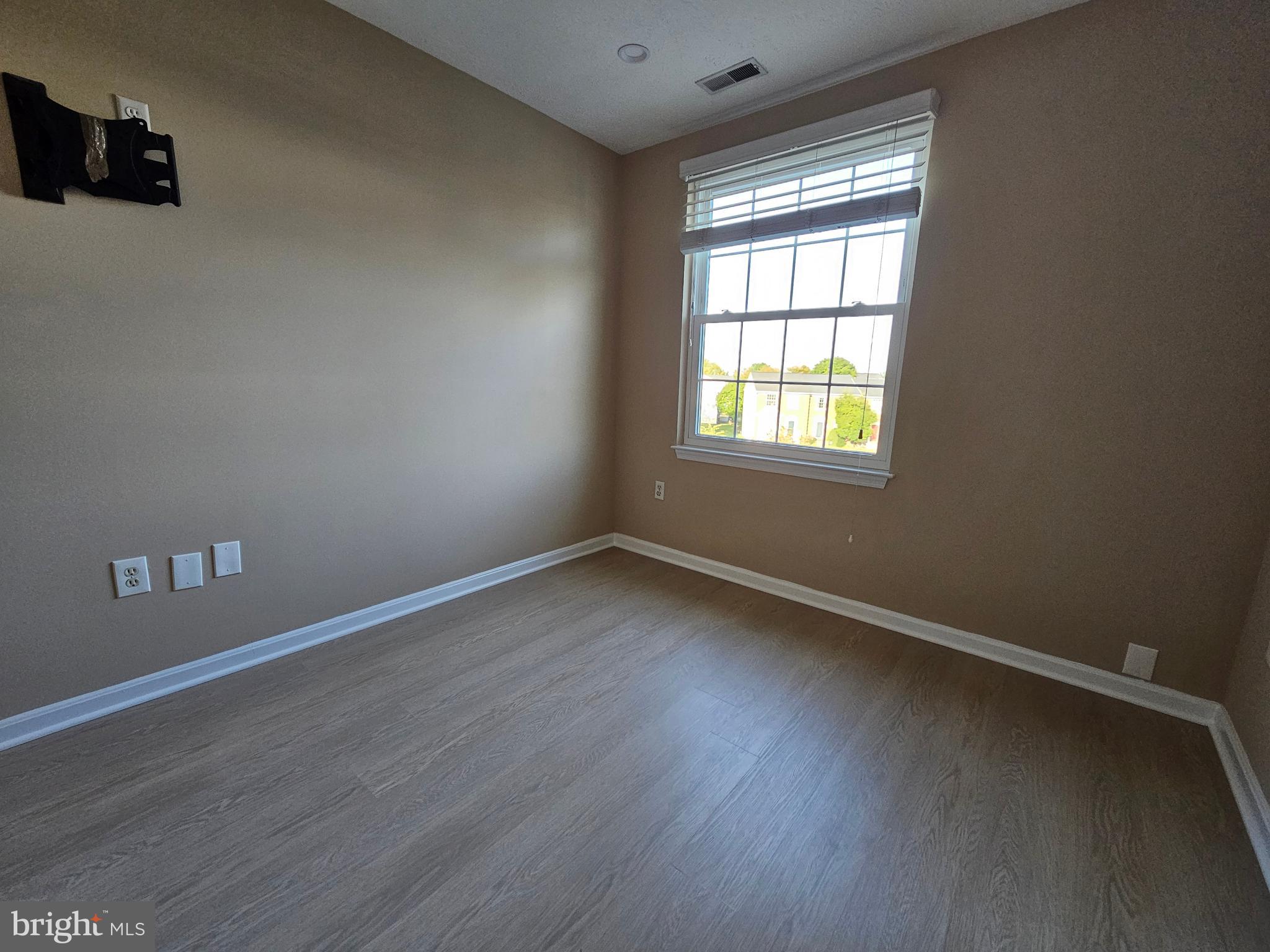 SNOWDEN RIDGE - Residential Lease