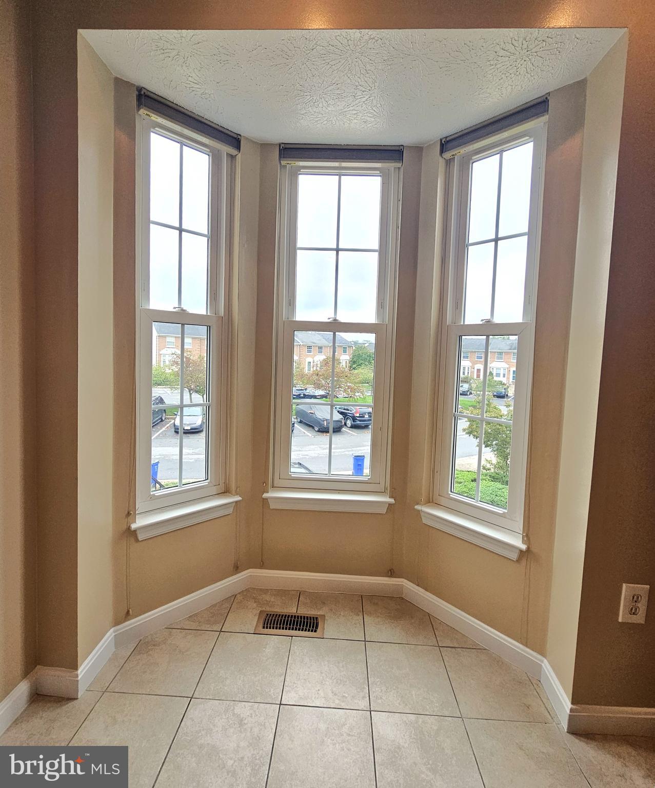 SNOWDEN RIDGE - Residential Lease