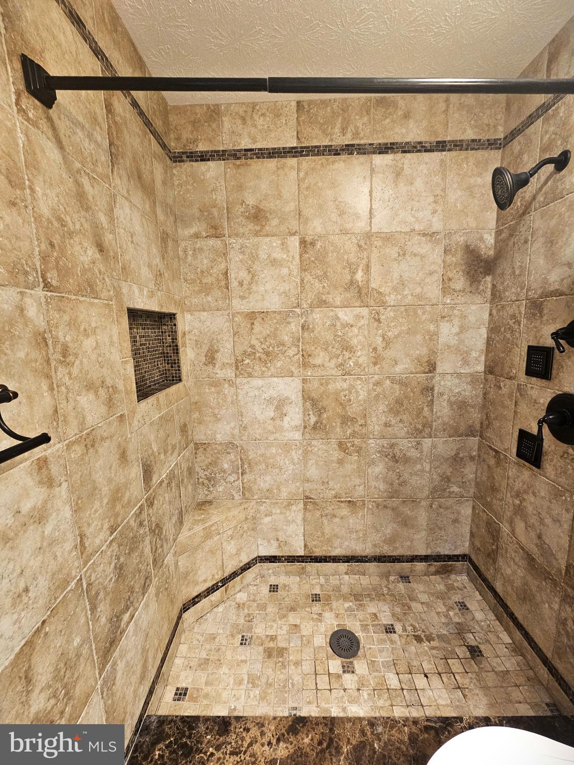 SNOWDEN RIDGE - Residential Lease