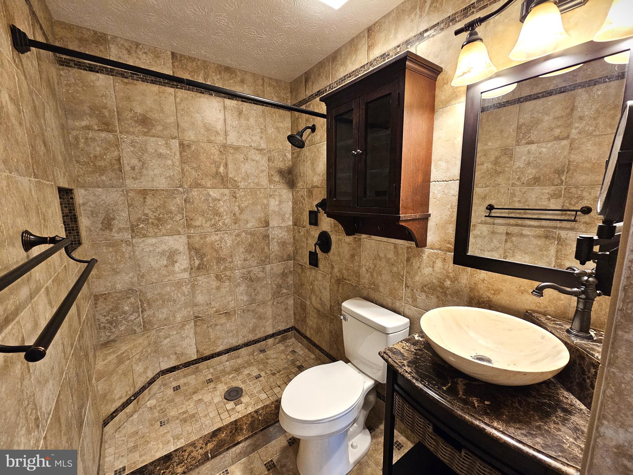 SNOWDEN RIDGE - Residential Lease