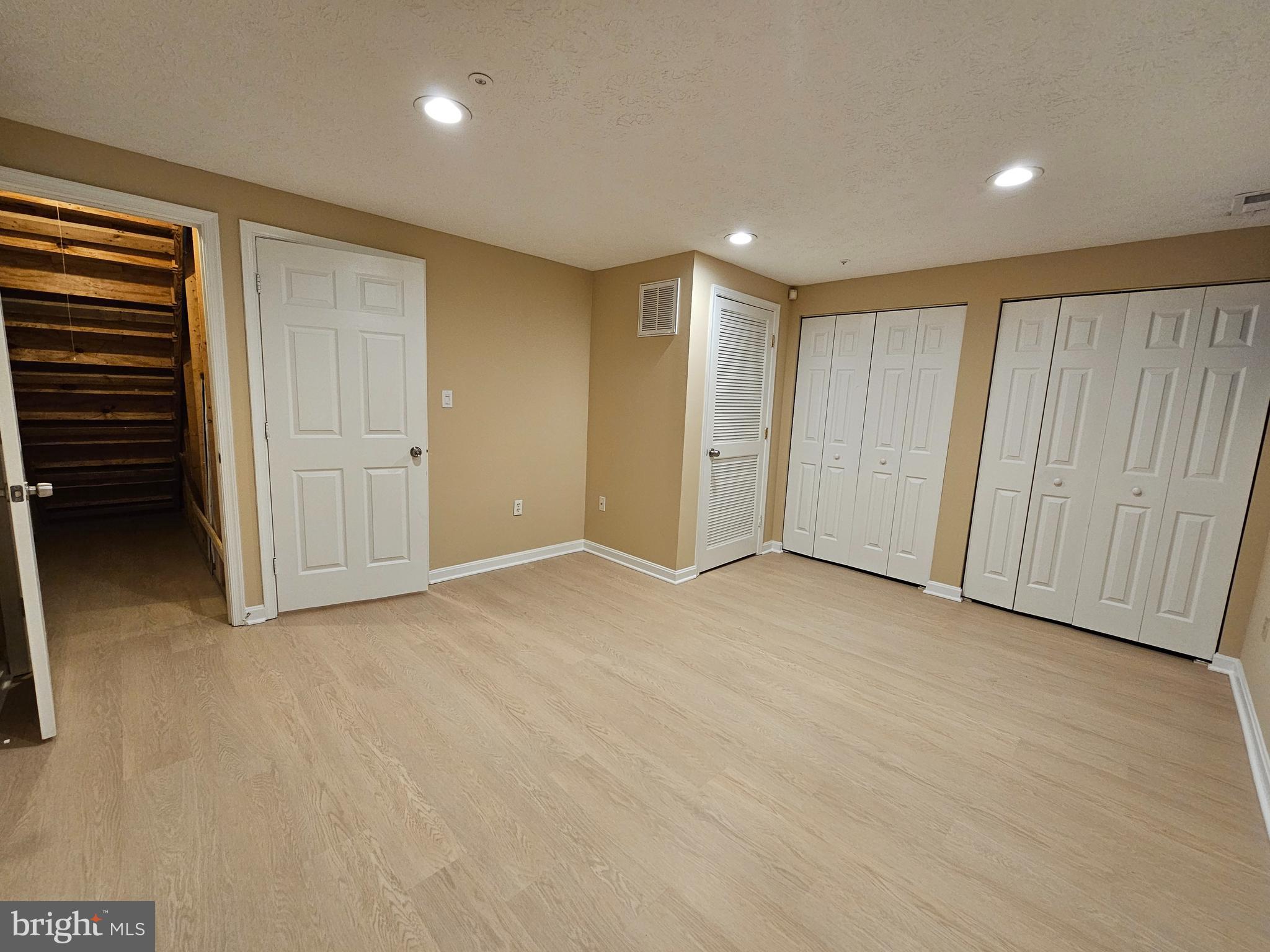 SNOWDEN RIDGE - Residential Lease