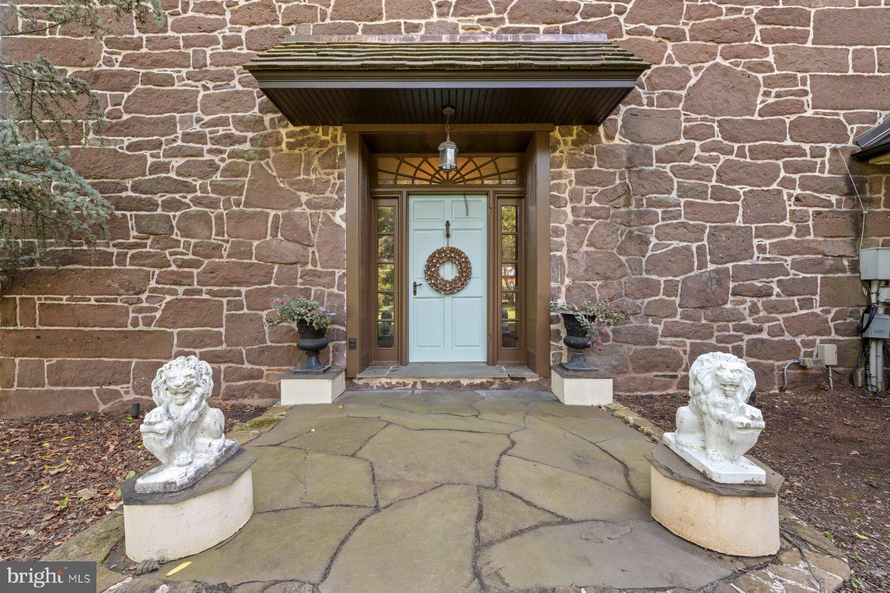 741 WYNDAMERE ROAD