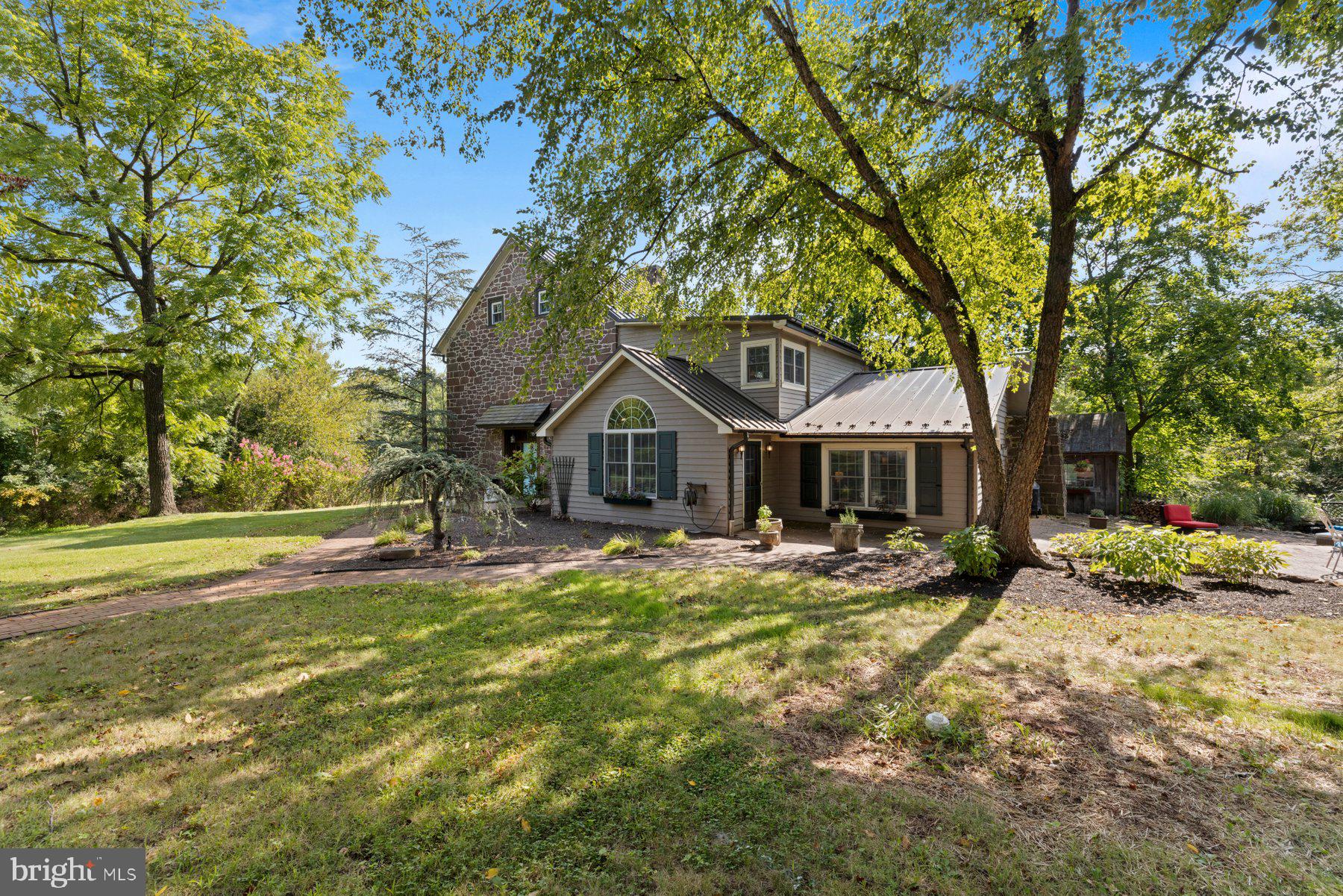741 WYNDAMERE ROAD