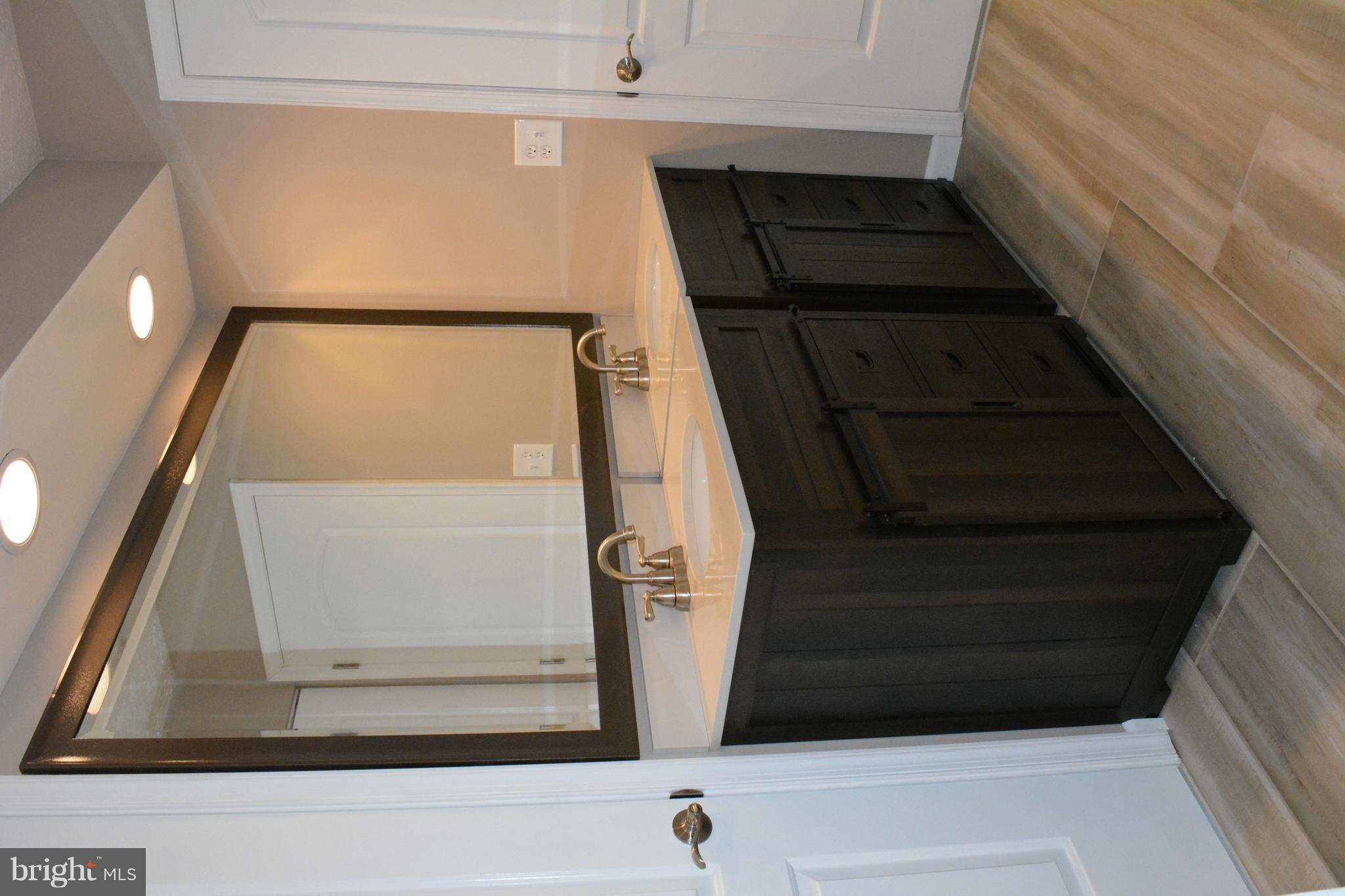 RIVERSIDE - Residential