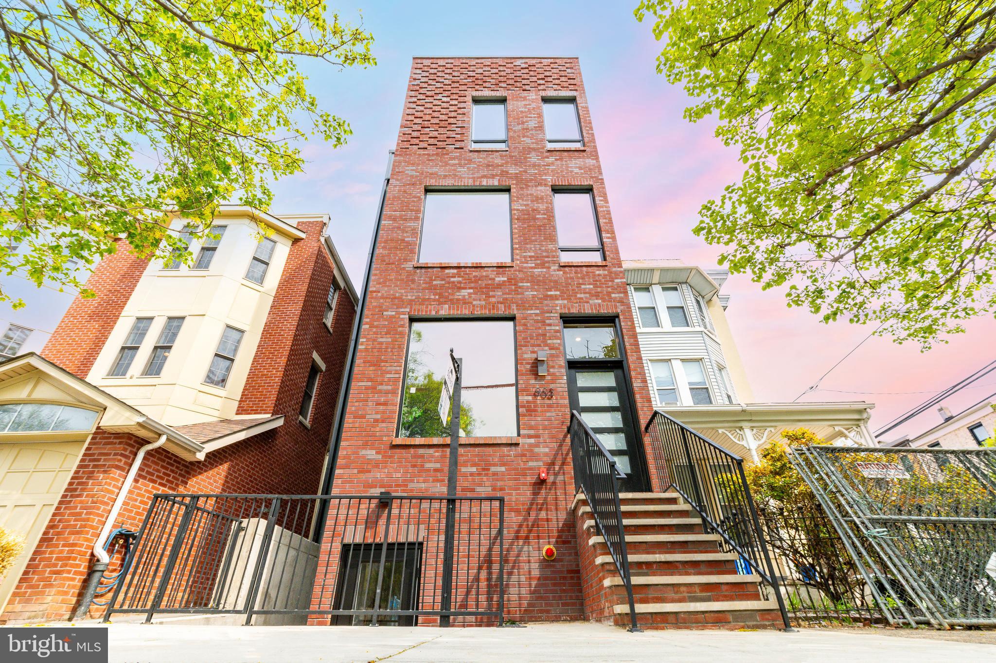 FAIRMOUNT - Residential