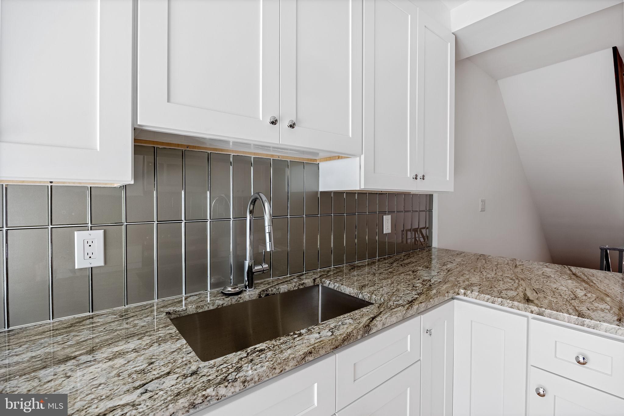 ITALIAN MARKET - Residential