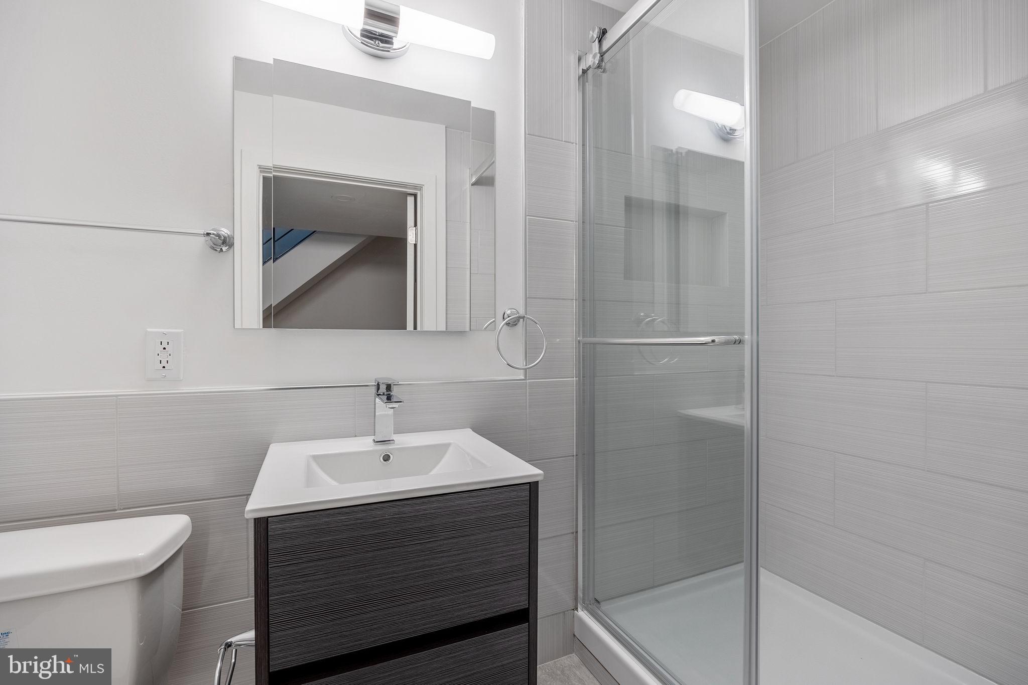 ITALIAN MARKET - Residential