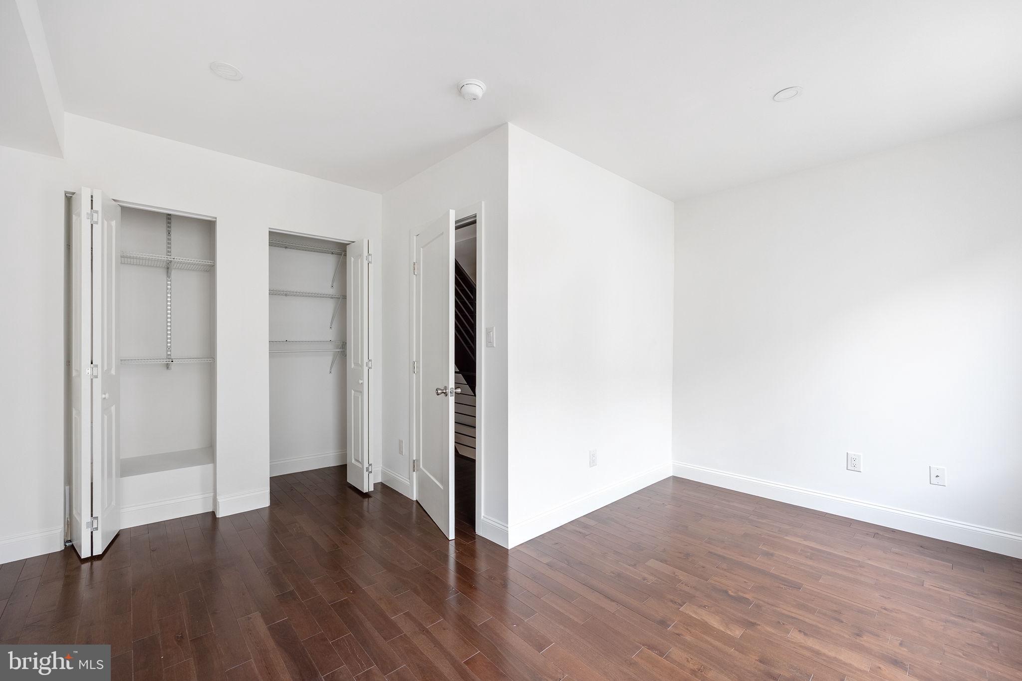 ITALIAN MARKET - Residential