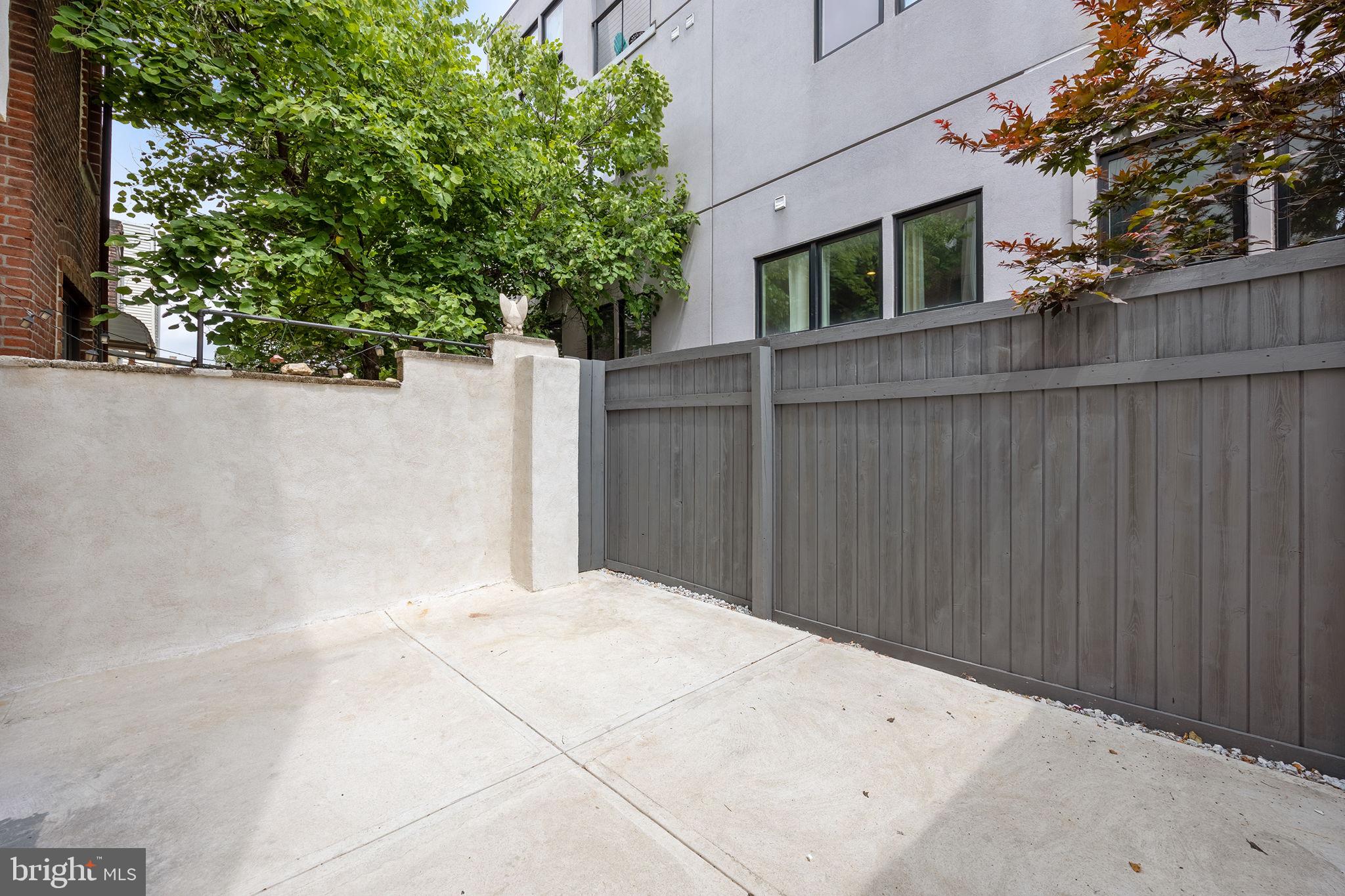 ITALIAN MARKET - Residential