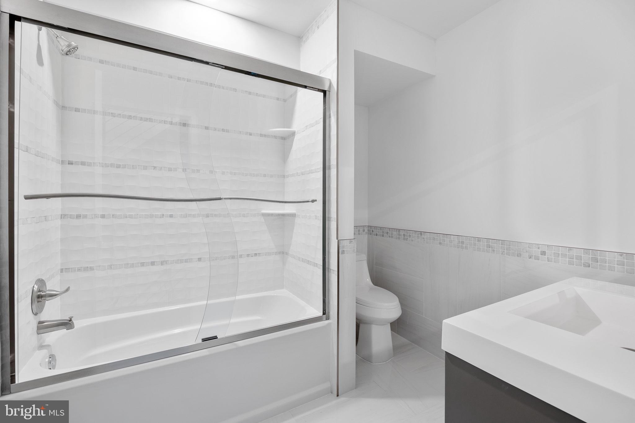 ITALIAN MARKET - Residential