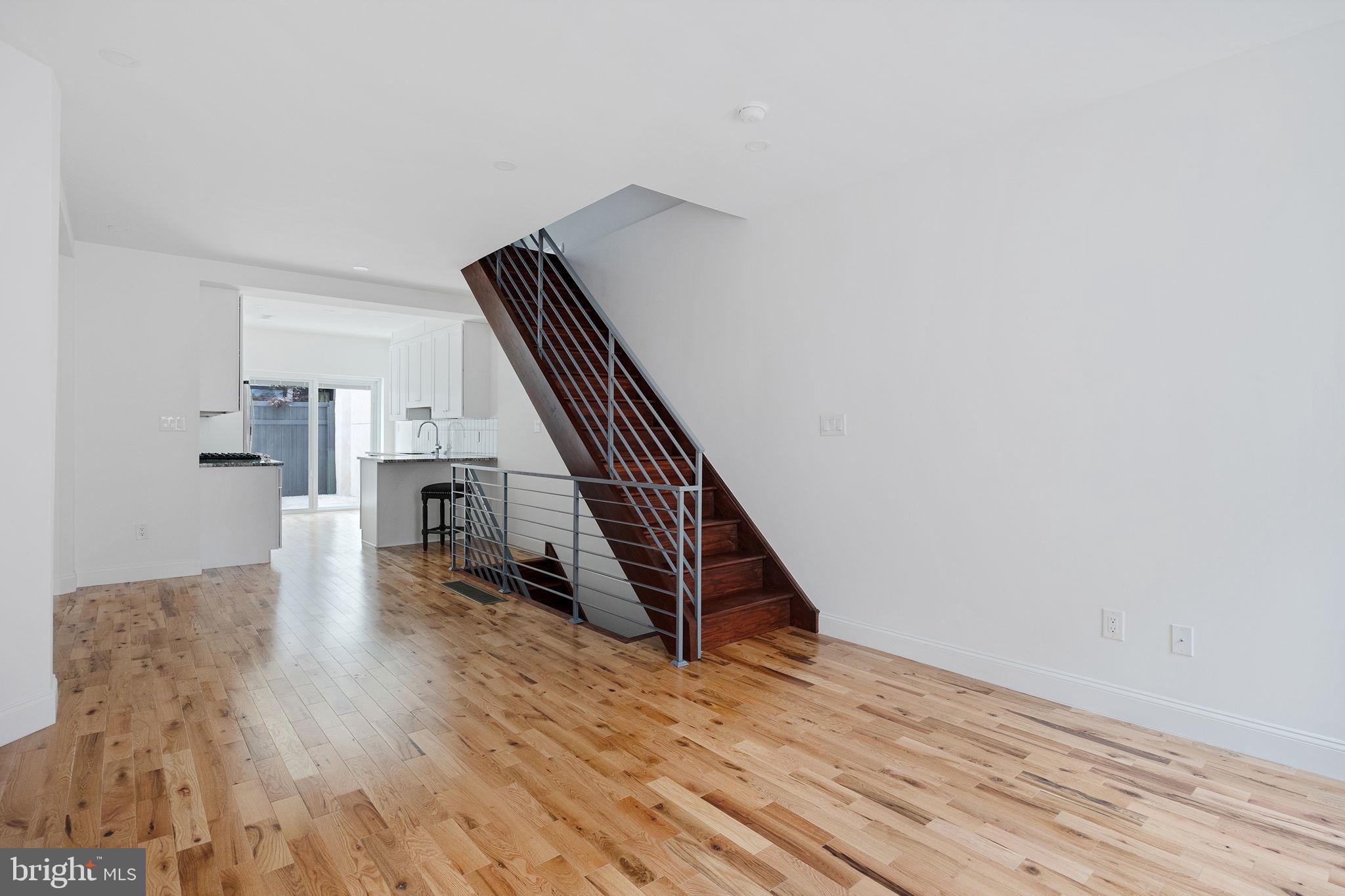 ITALIAN MARKET - Residential