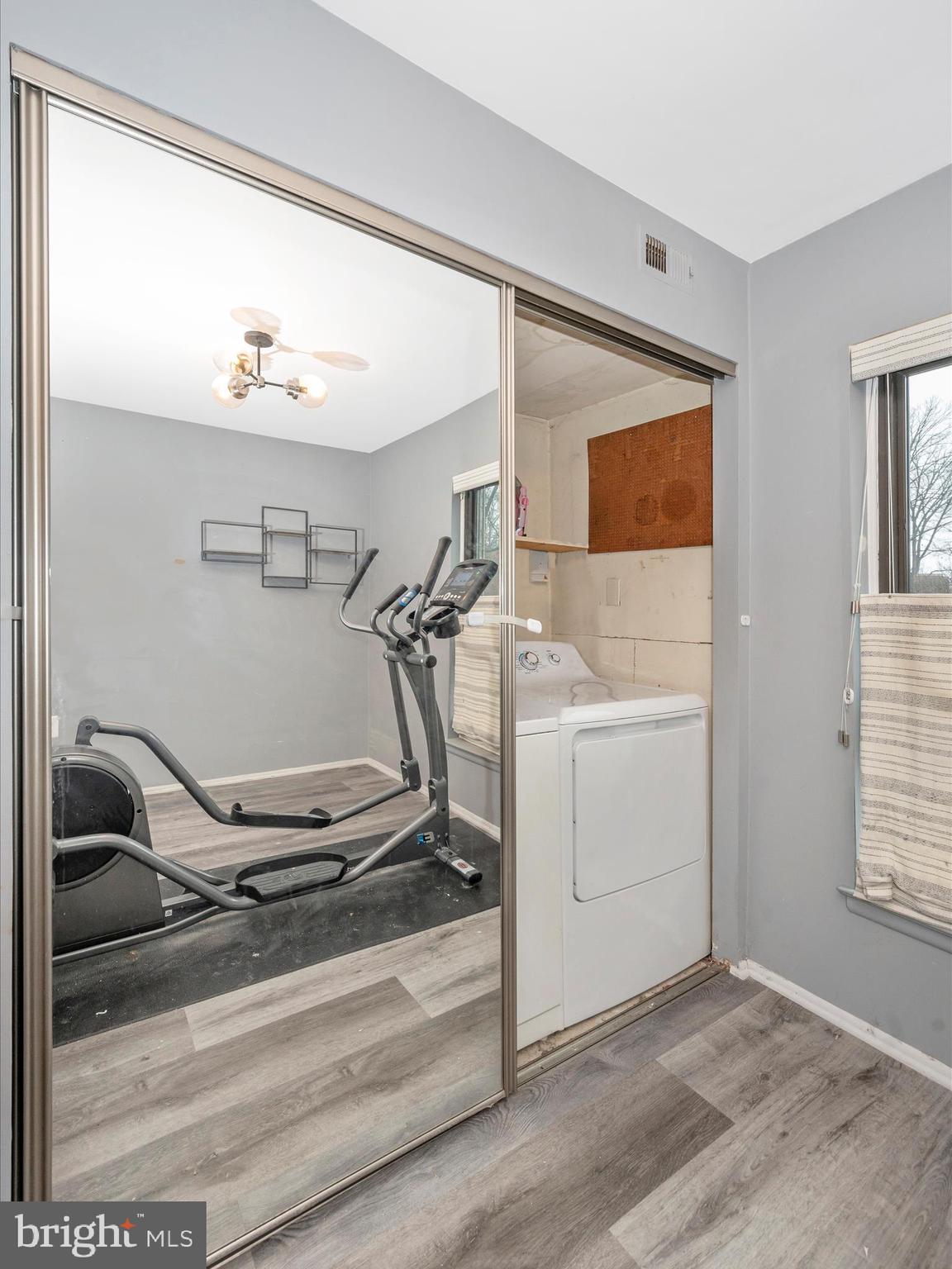 HYDE PARK - Residential