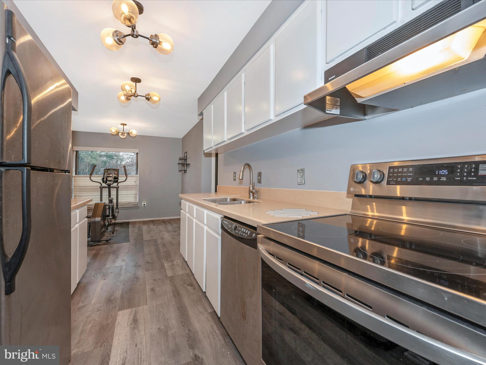 HYDE PARK - Residential