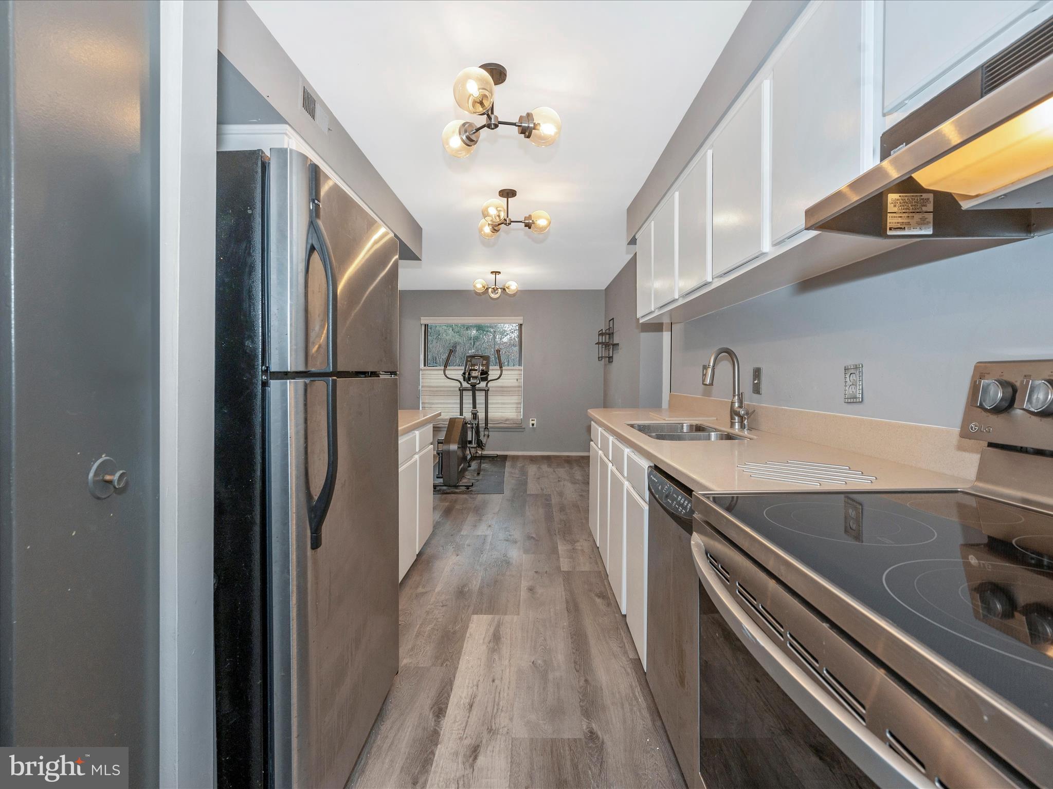 HYDE PARK - Residential